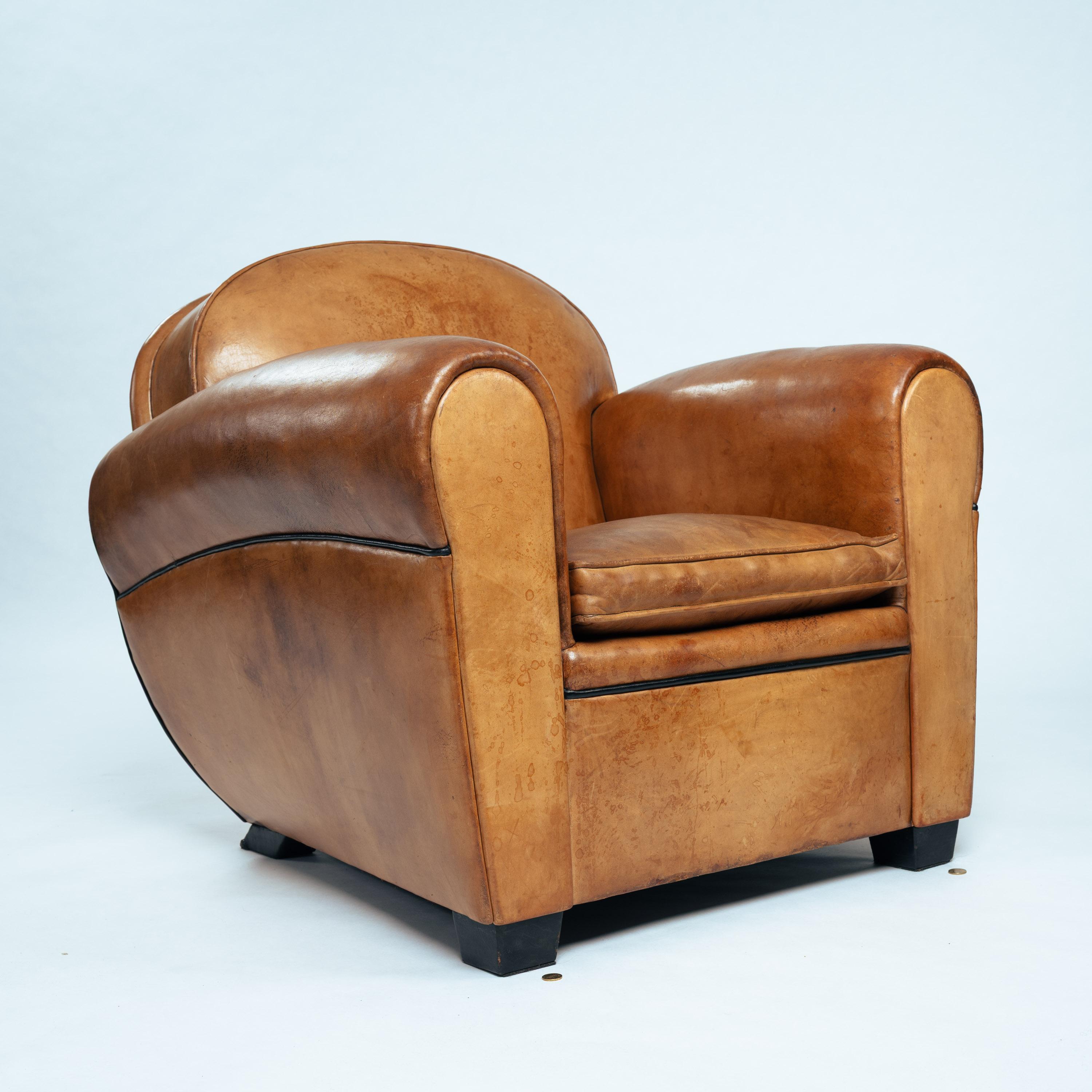 Sheepskin Pair of Bart van Bekhoven lounge club chairs by Artistiek, The Netherlands 1990s For Sale