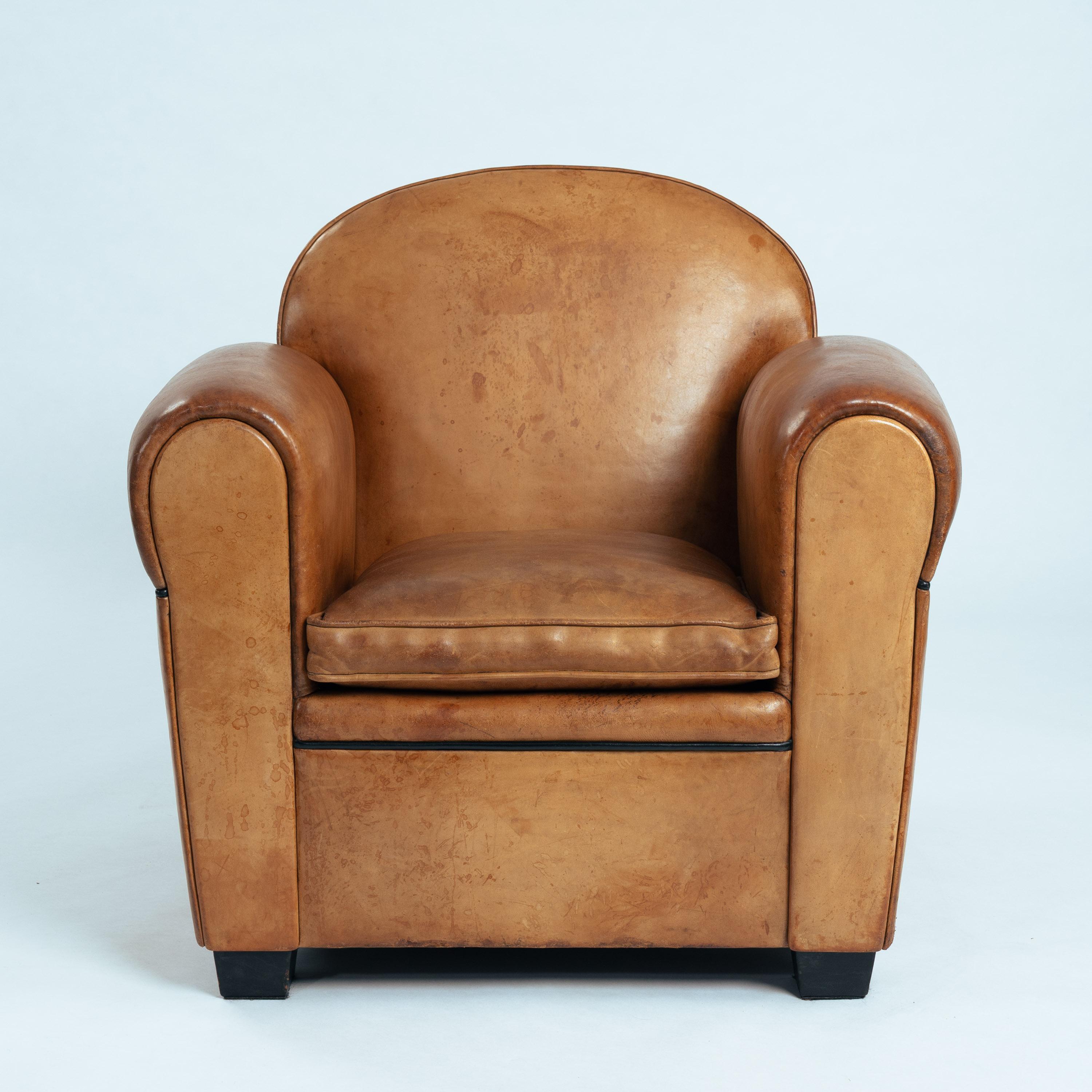 Pair of Bart van Bekhoven lounge club chairs by Artistiek, The Netherlands 1990s For Sale 1