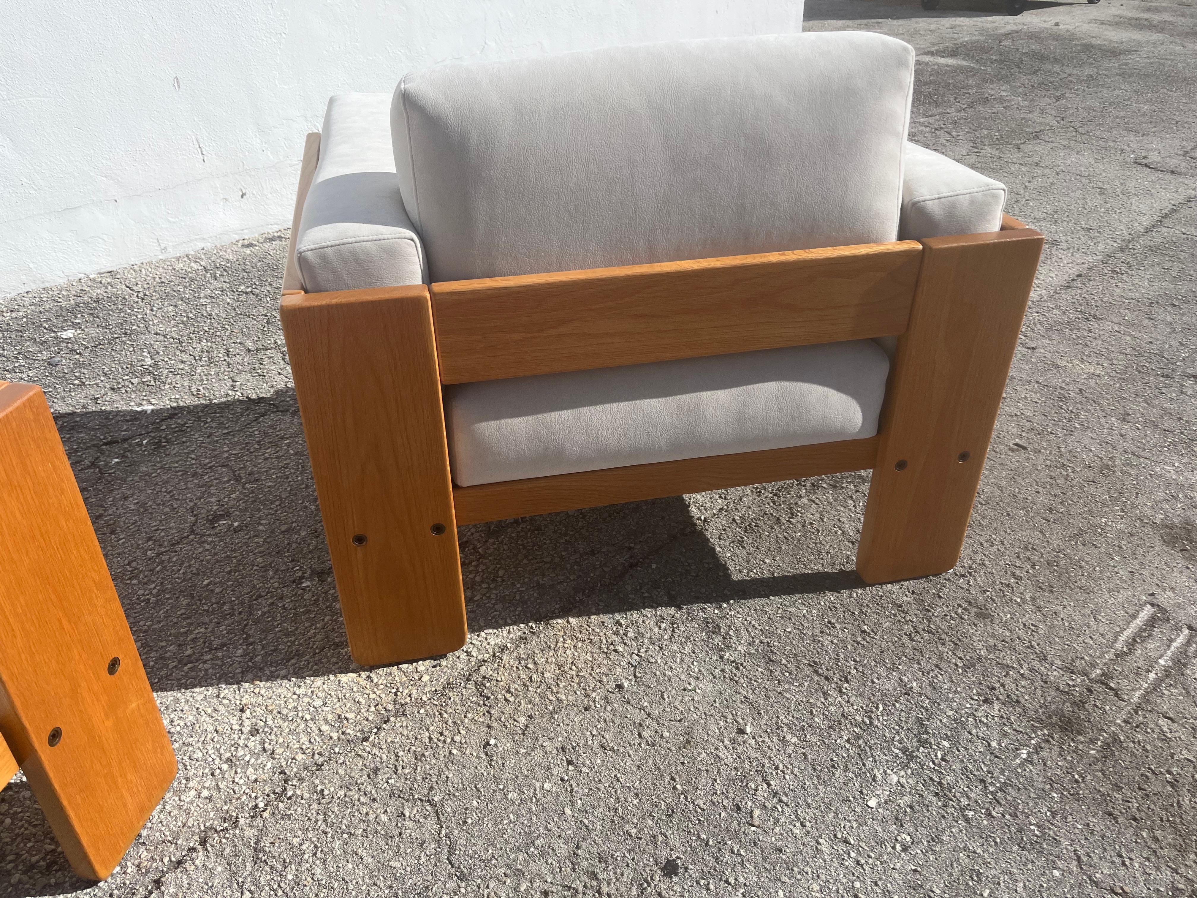 Pair of Bastiano Chairs by Tobia Scarpa, Knoll, Italy, Oak and Ivory 1979 In Good Condition In Miami, FL