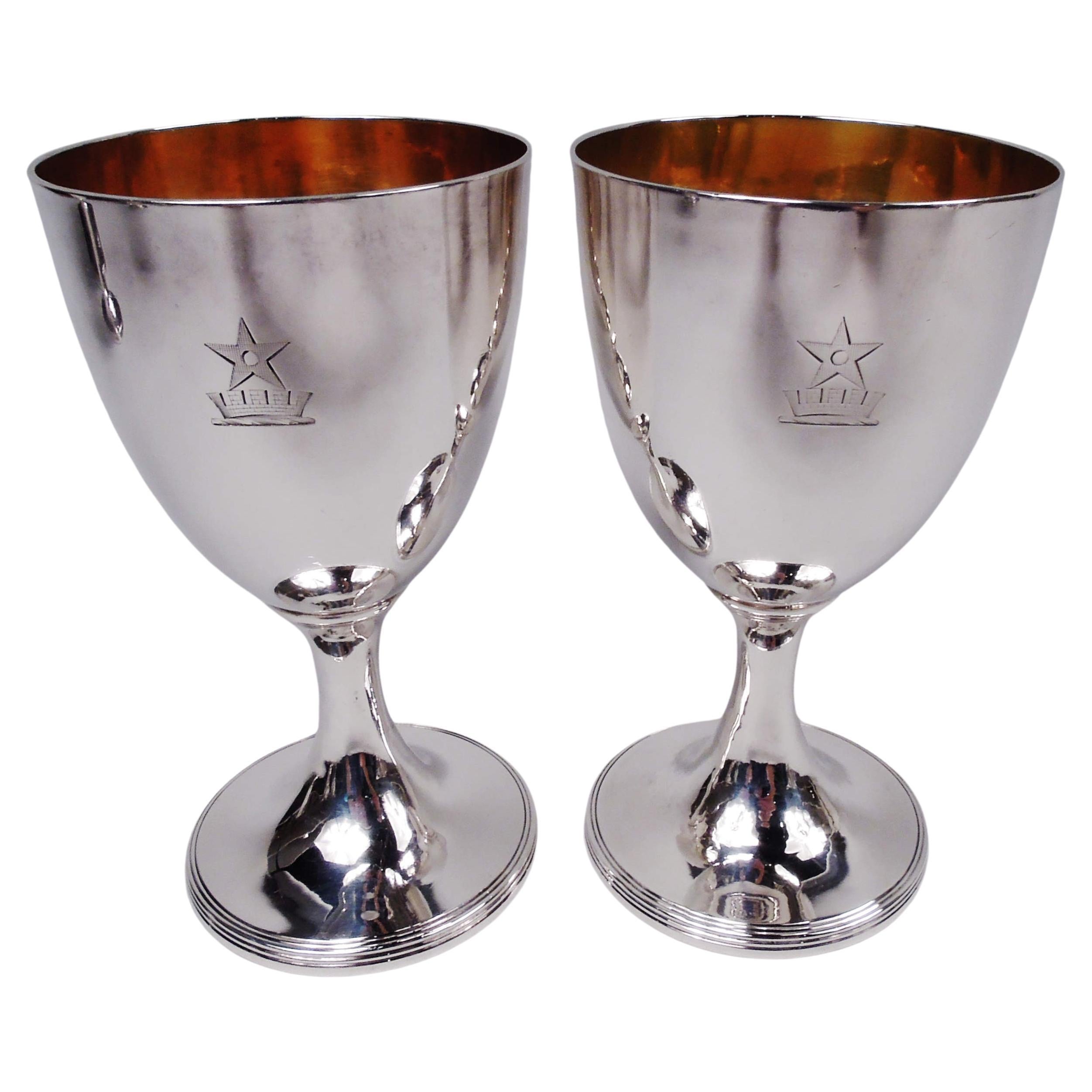 Coppia di calici georgiani neoclassici inglesi Bateman in argento sterling, 1805