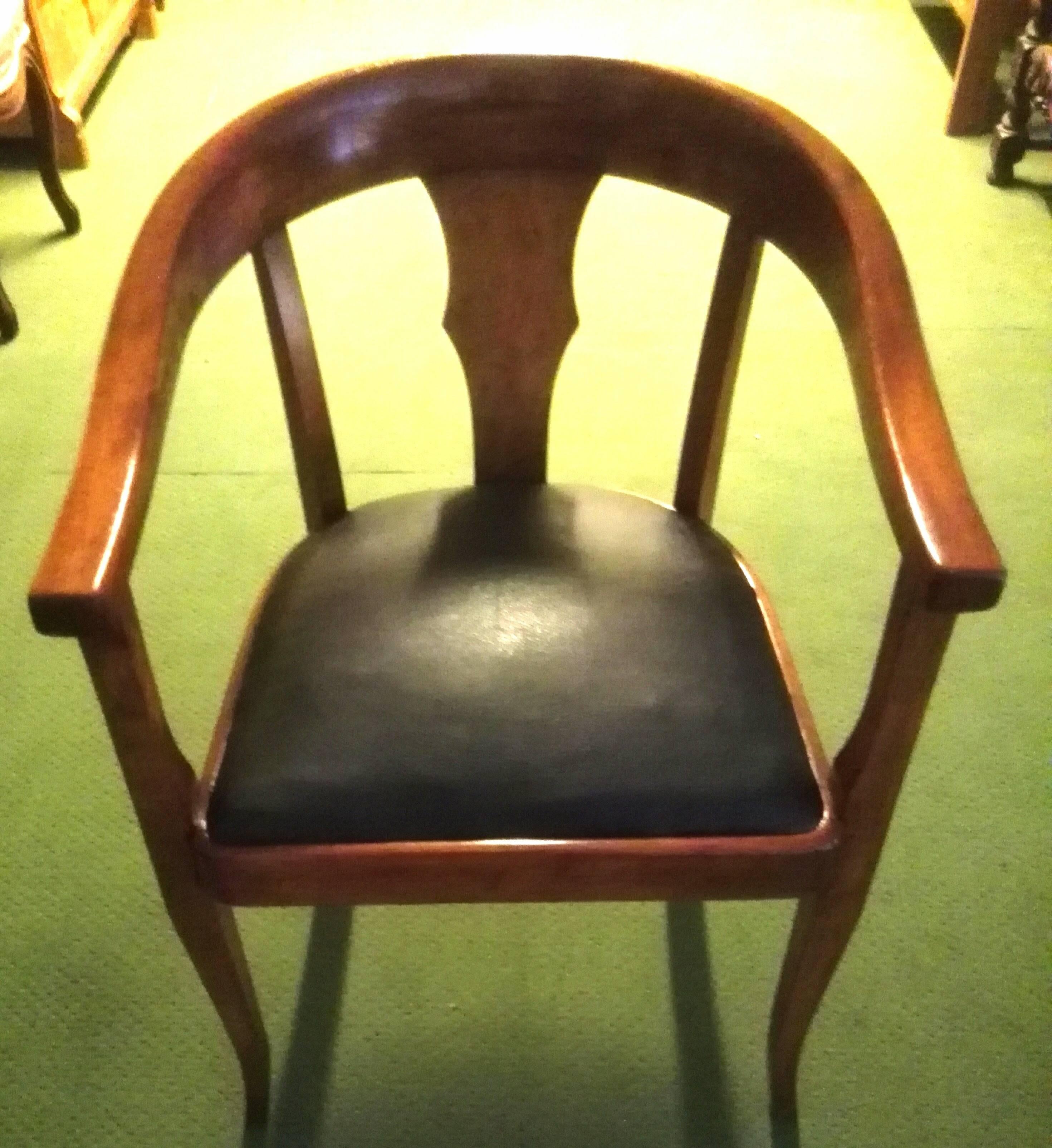 Great pair of Bauhaus armchairs in massive bentwood. Wonderful condition and style, originally 1925 design!