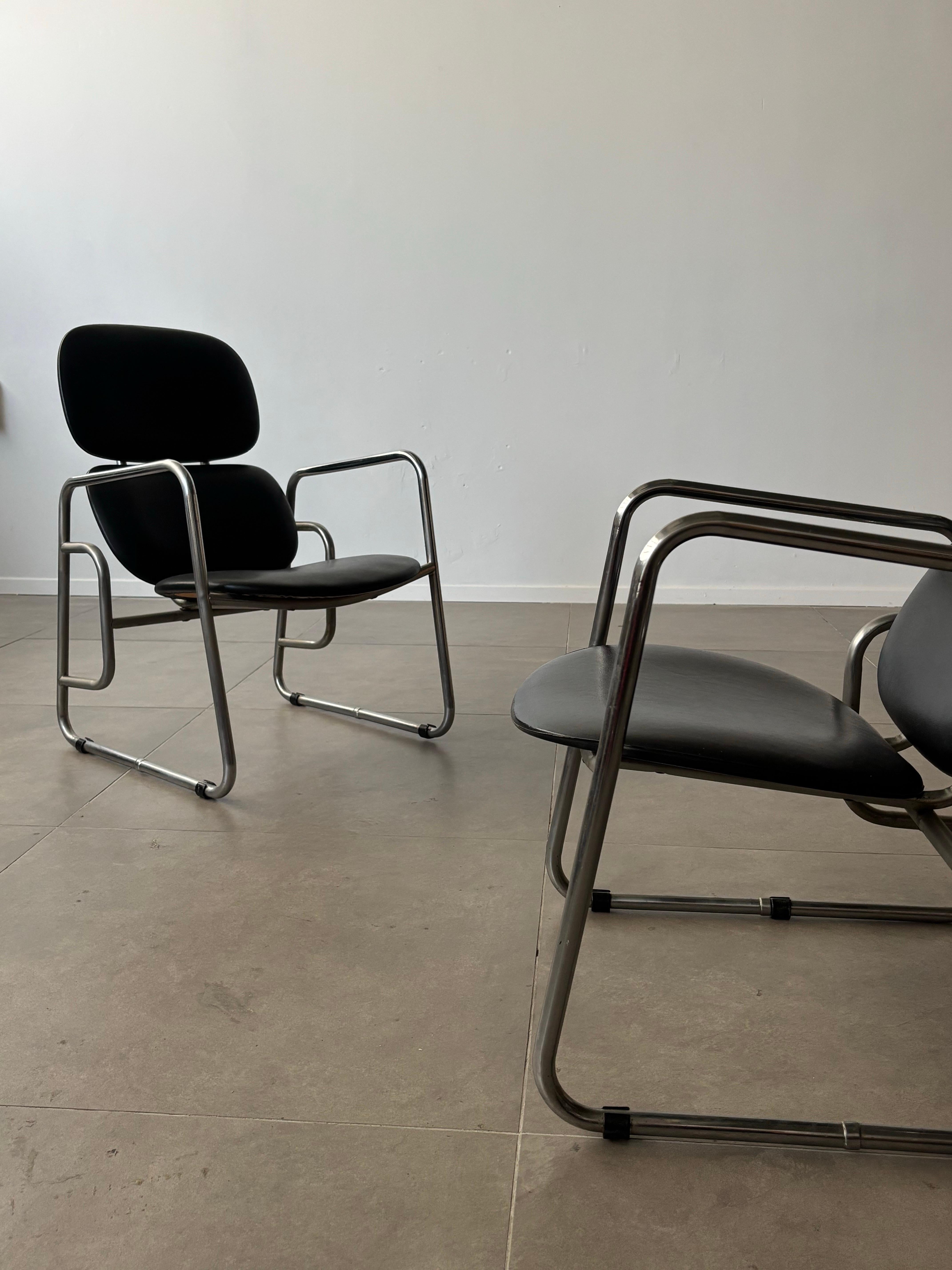Pair of Bauhaus armchairs in leather and chrome, 1970s Italy For Sale 3