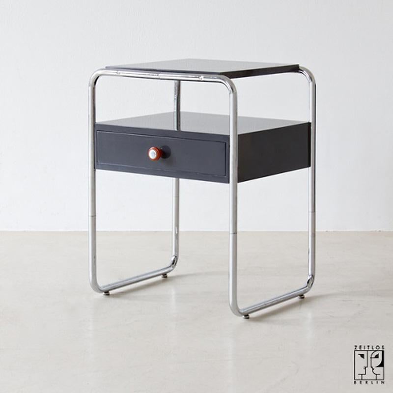 Pair of Bauhaus bedside cabinets In Excellent Condition For Sale In PRAHA 4, CZ