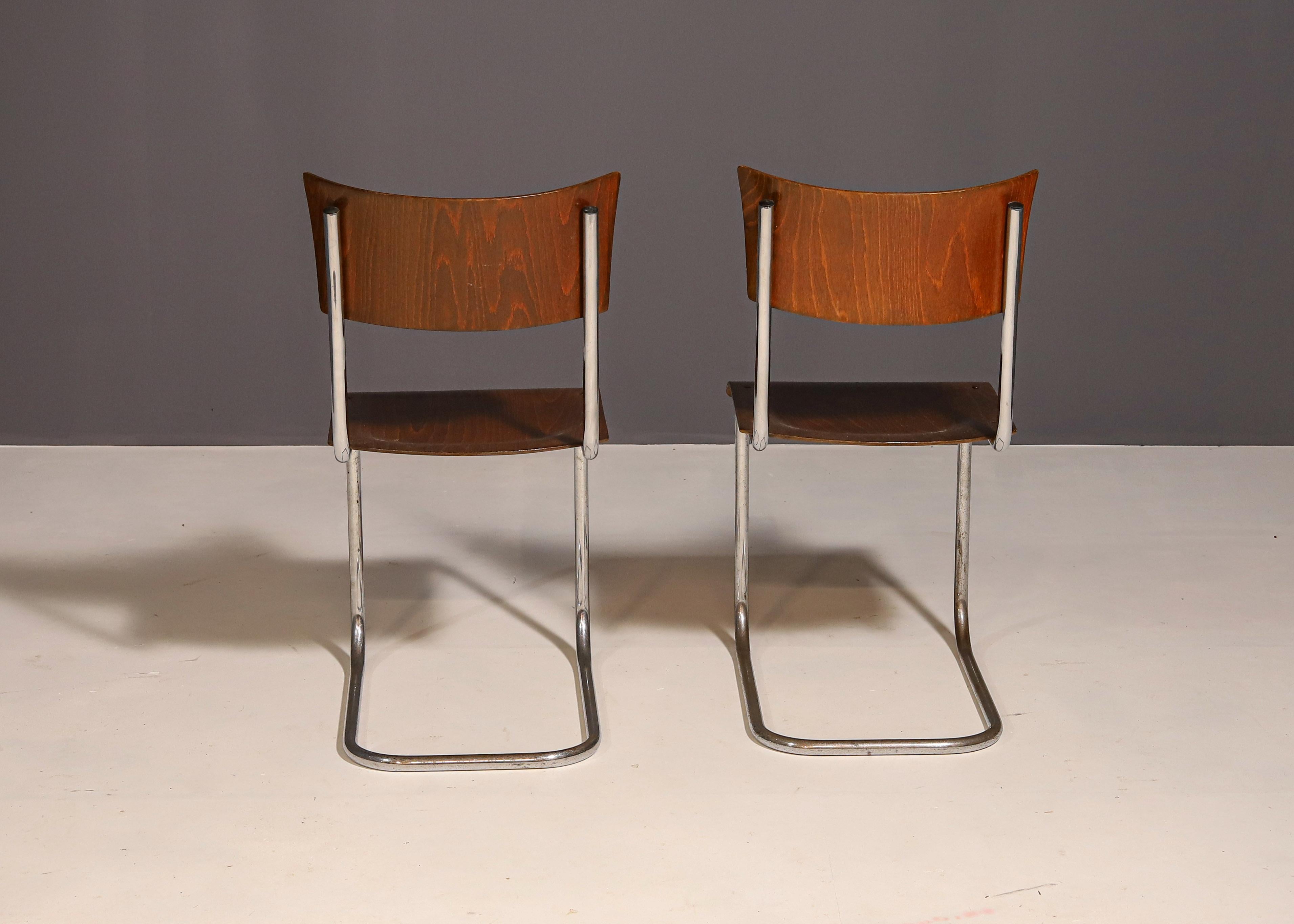 Pareja de sillas Bauhaus S43 de Mart Stam para Kovona, años 50 siglo XX en venta