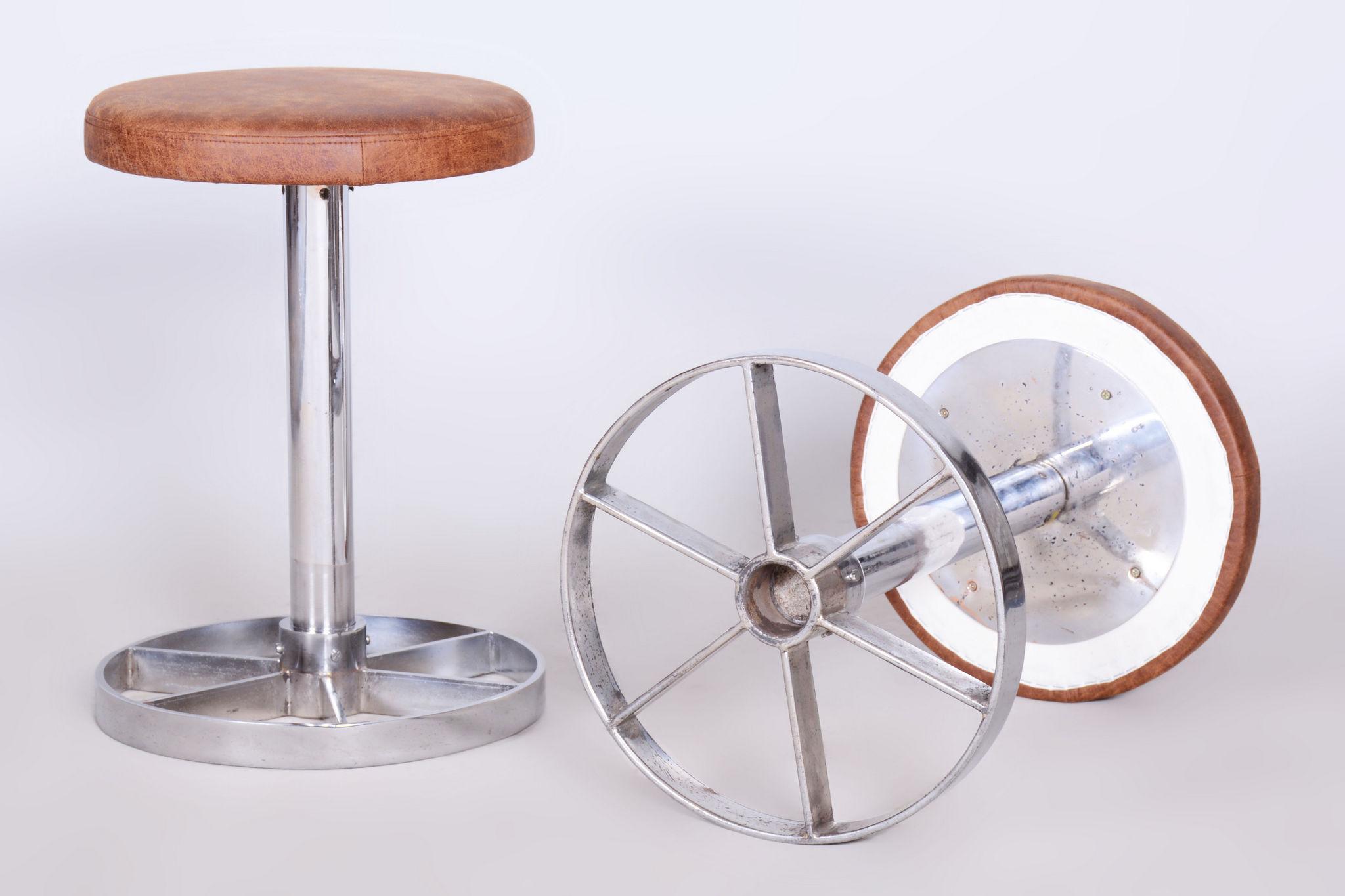 Pair of Bauhaus Chrome-Plated Steel Stools, Brown Leather, Czech, 1930-1939 For Sale 4