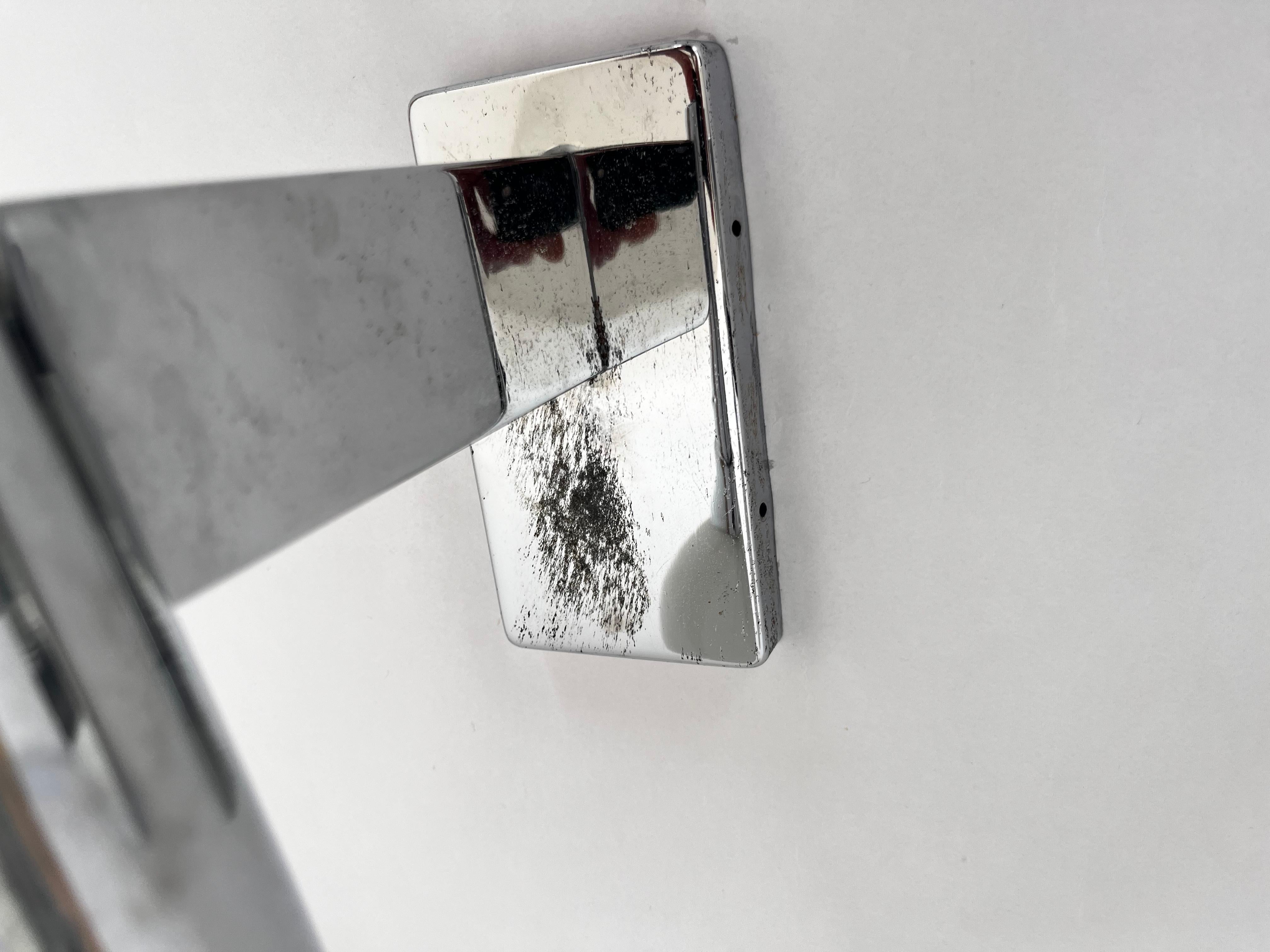 - Checoslovaquia,
- 1930s
- Estado original con pátina
- para ver el estado detallado ver las fotos
- Cristal opalino.
 jr.
 