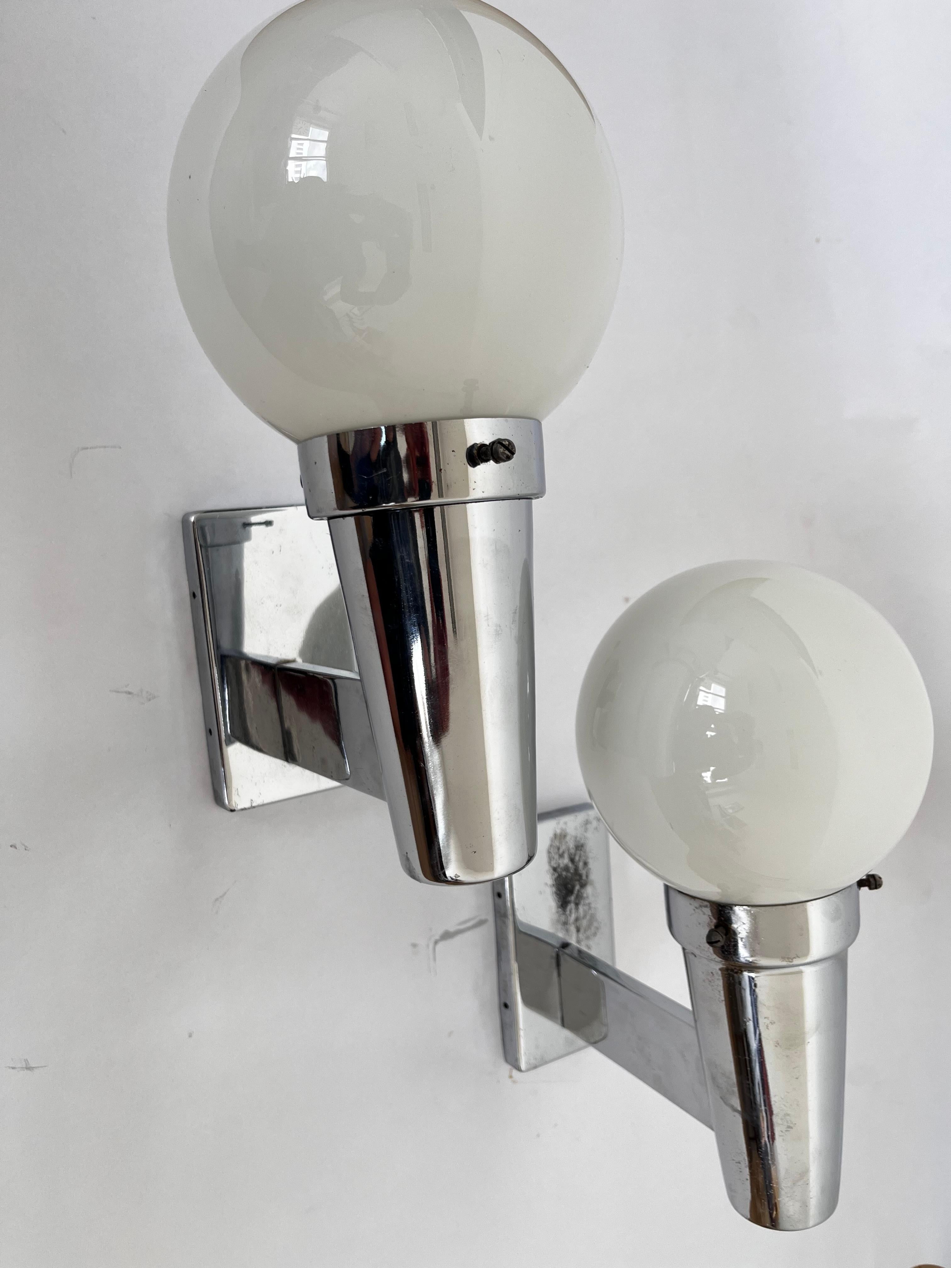 Pareja de lámparas de pared/escones cromadas Bauhaus, años 30 en Bueno estado para la venta en Praha, CZ