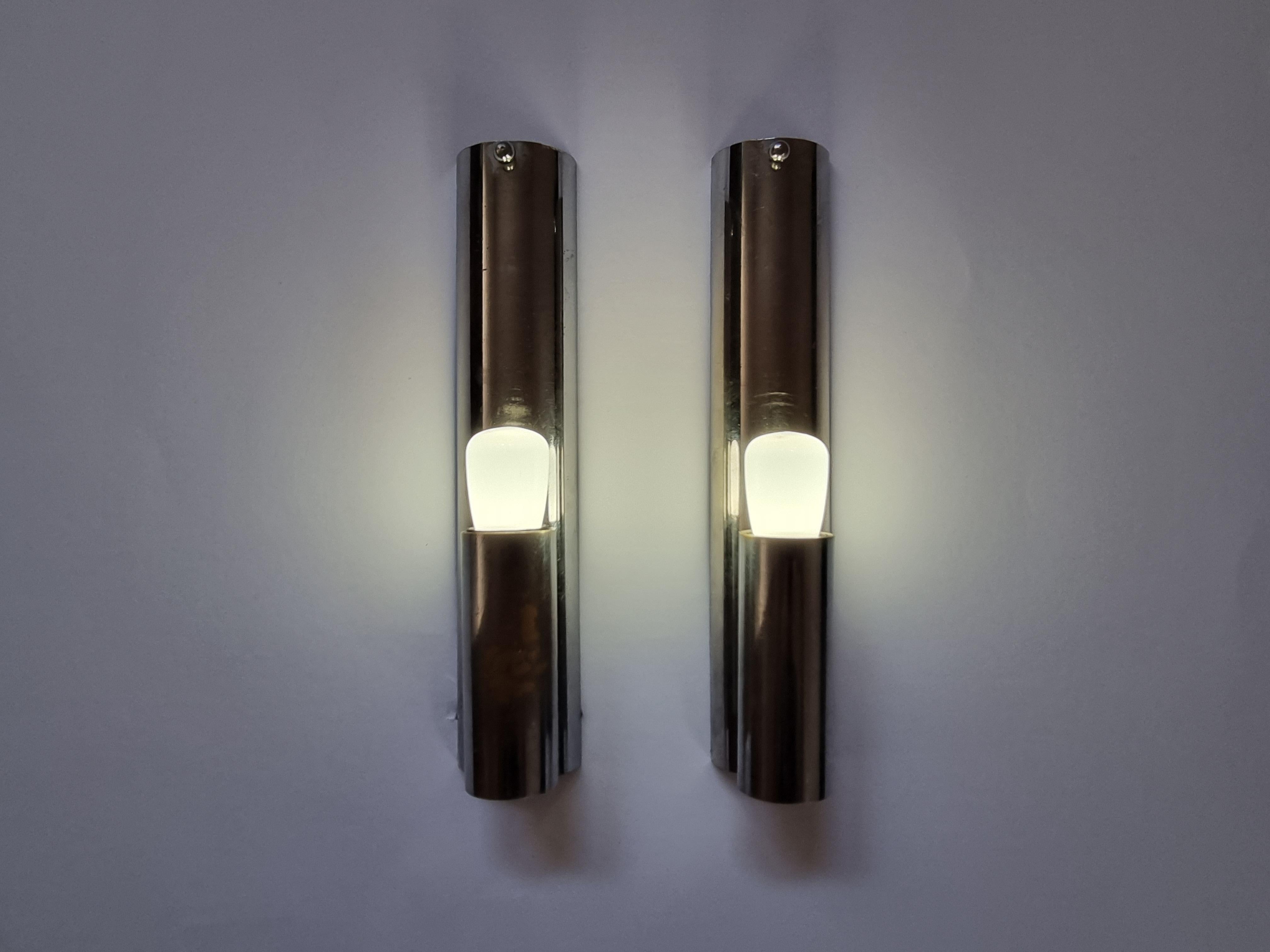 Pair of Bauhaus Functionalism Wall Lamps, 1930s 4