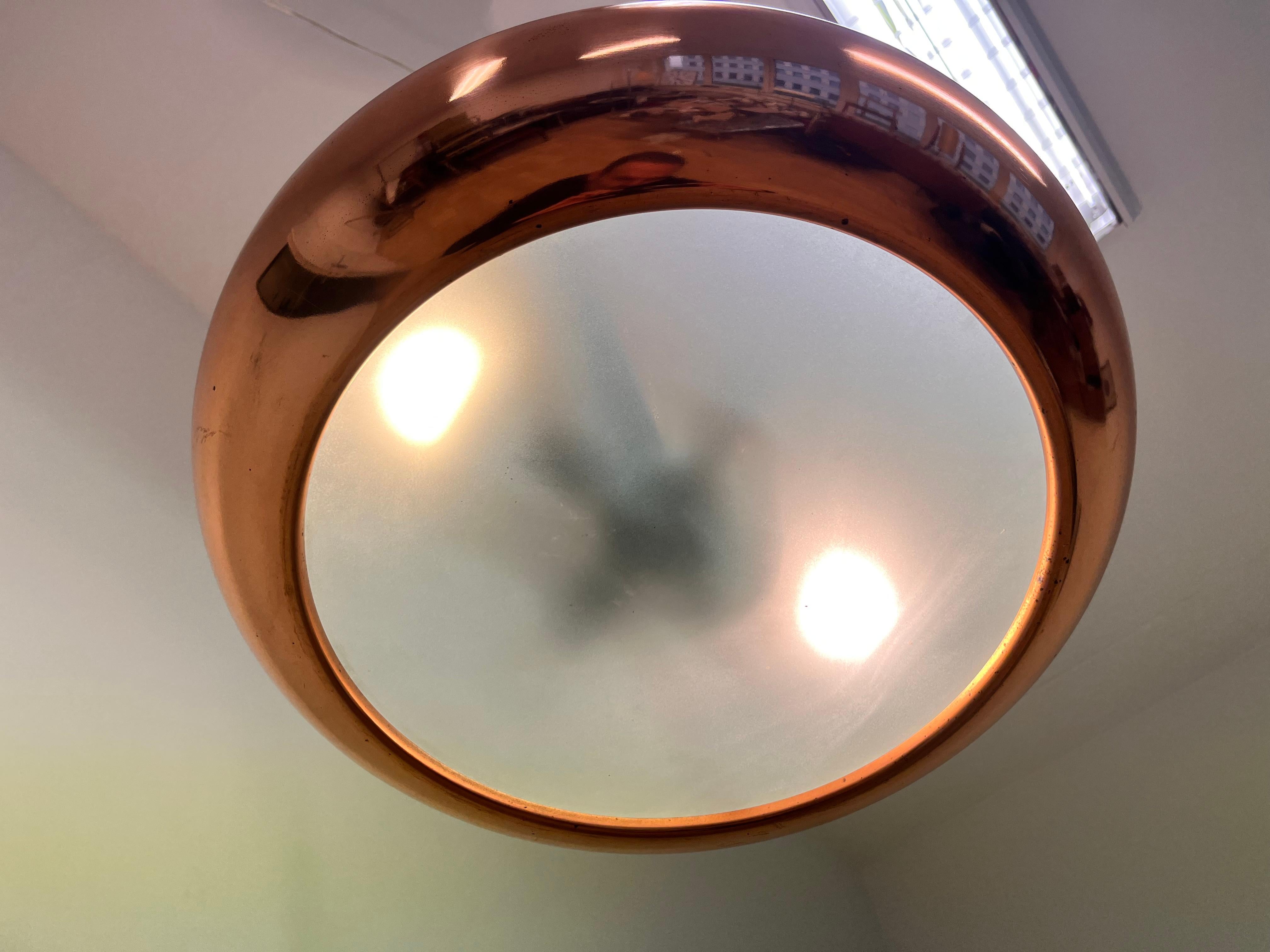 Coppia di ciondoli in rame Bauhaus/funzionalisti UFO di Napako - anni '40 in vendita 1