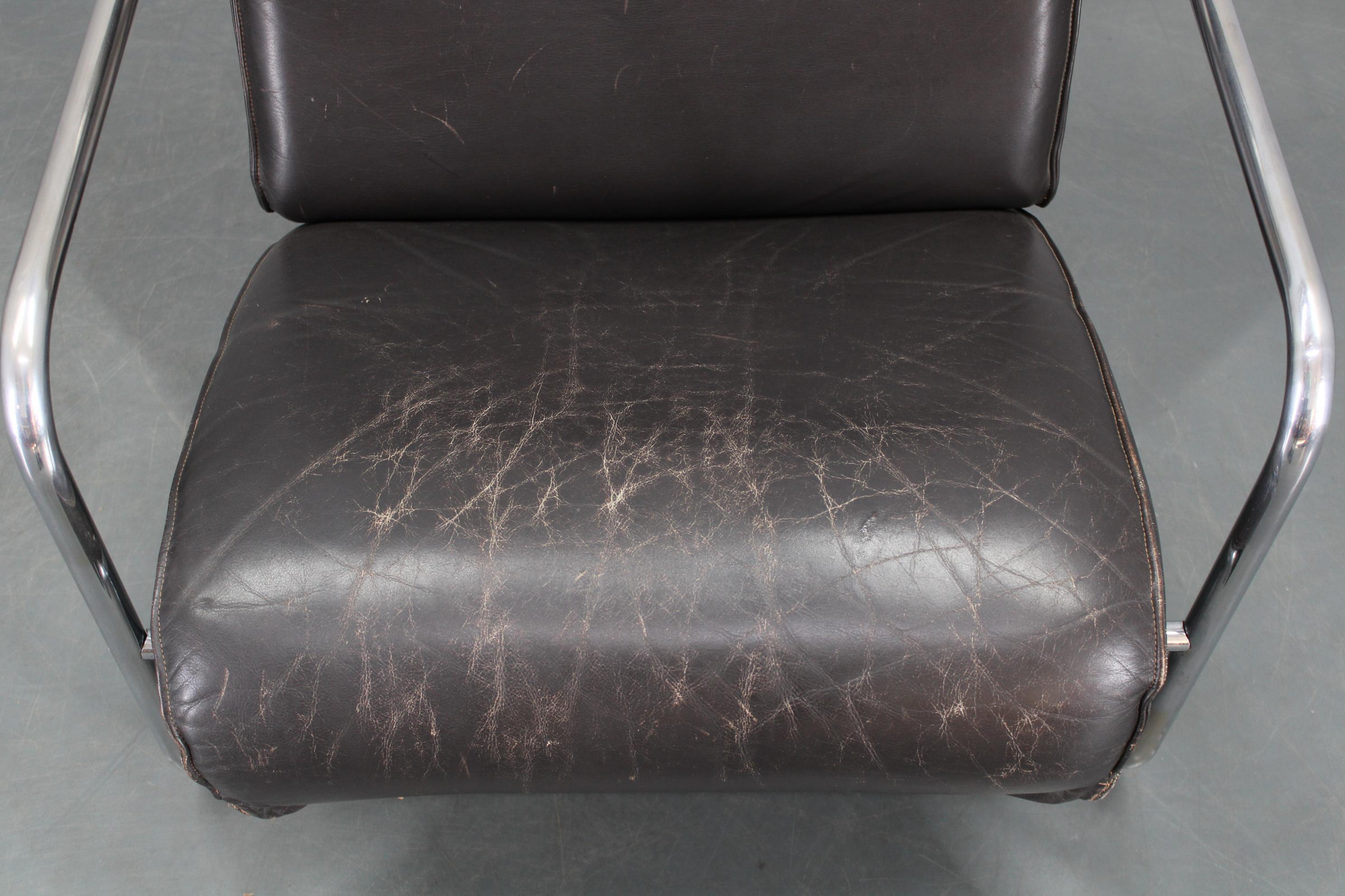Paar Bauhaus-Ledersessel mit hoher Rückenlehne und Couchtisch , Tschechoslowakei im Angebot 8