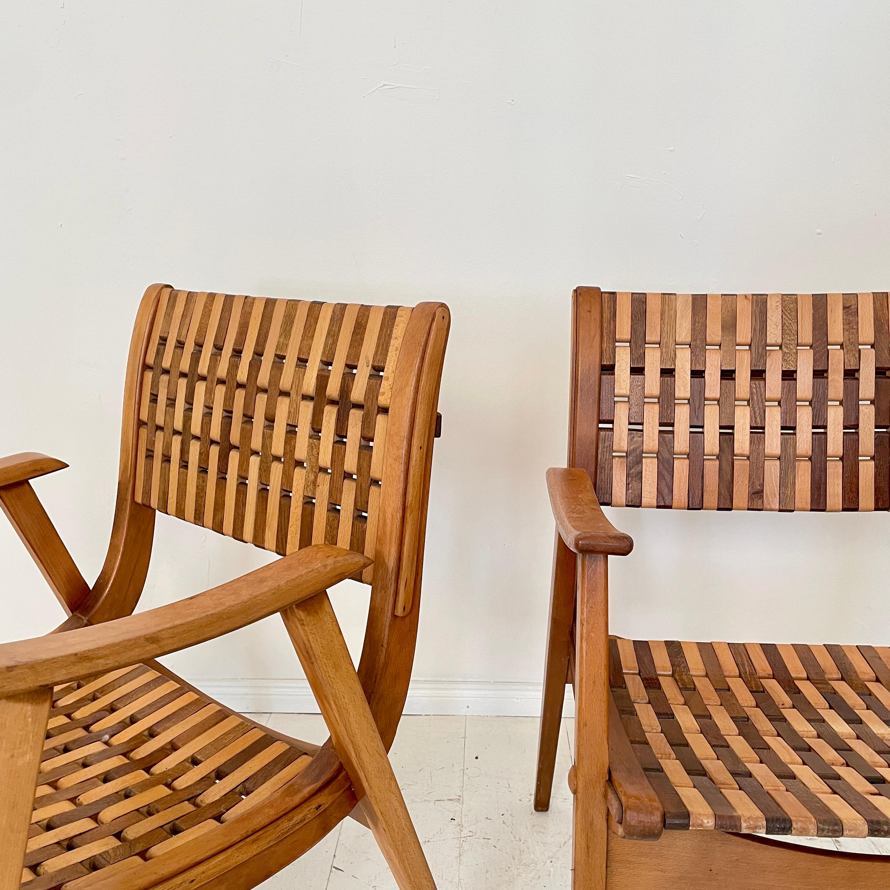 Pair of Bauhaus Lounge Chairs by Erich Dieckmann for Gelenka in Beechwood, 1930s In Good Condition In Berlin, DE