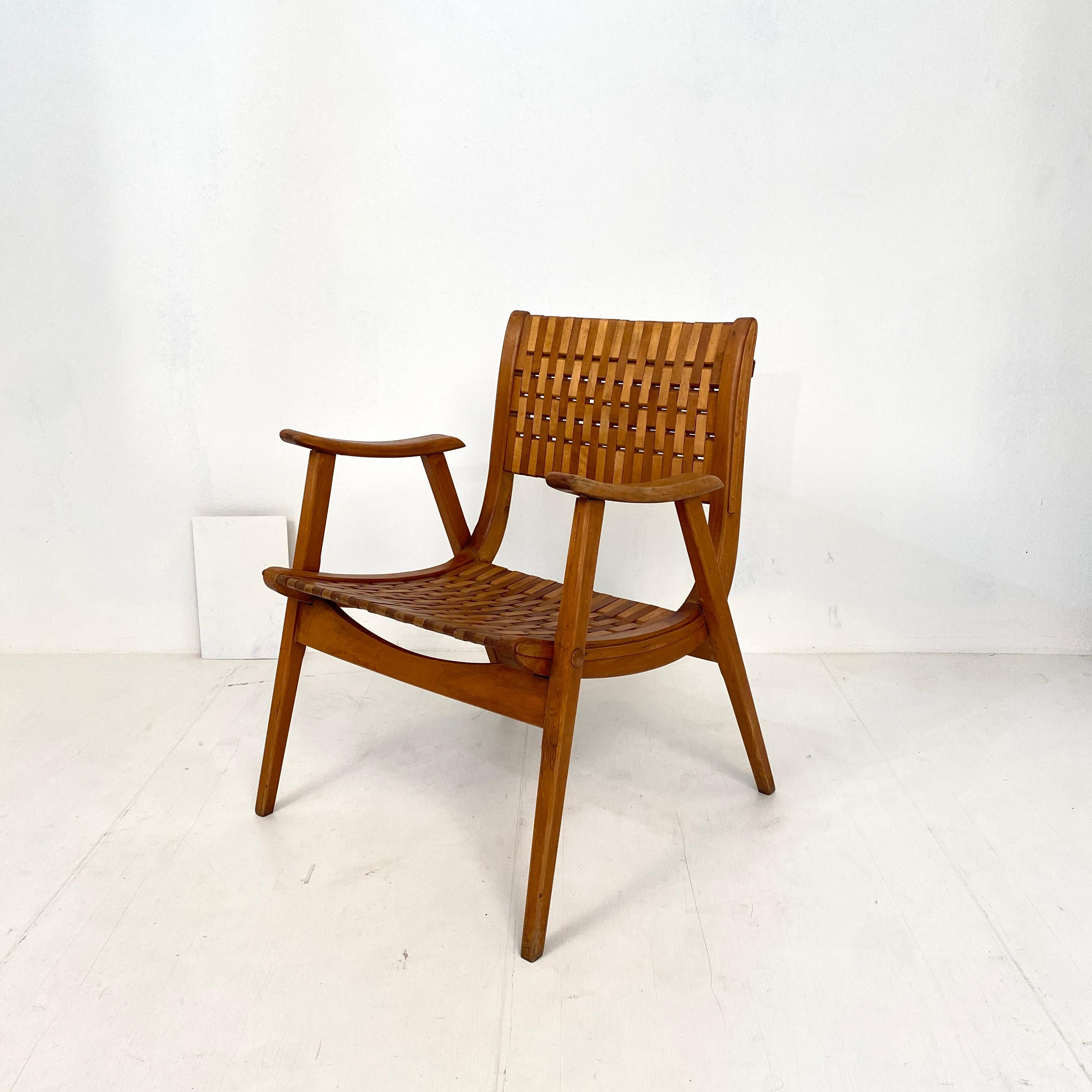 Pair of Bauhaus Lounge Chairs by Erich Dieckmann for Gelenka in Beechwood, 1930s 1