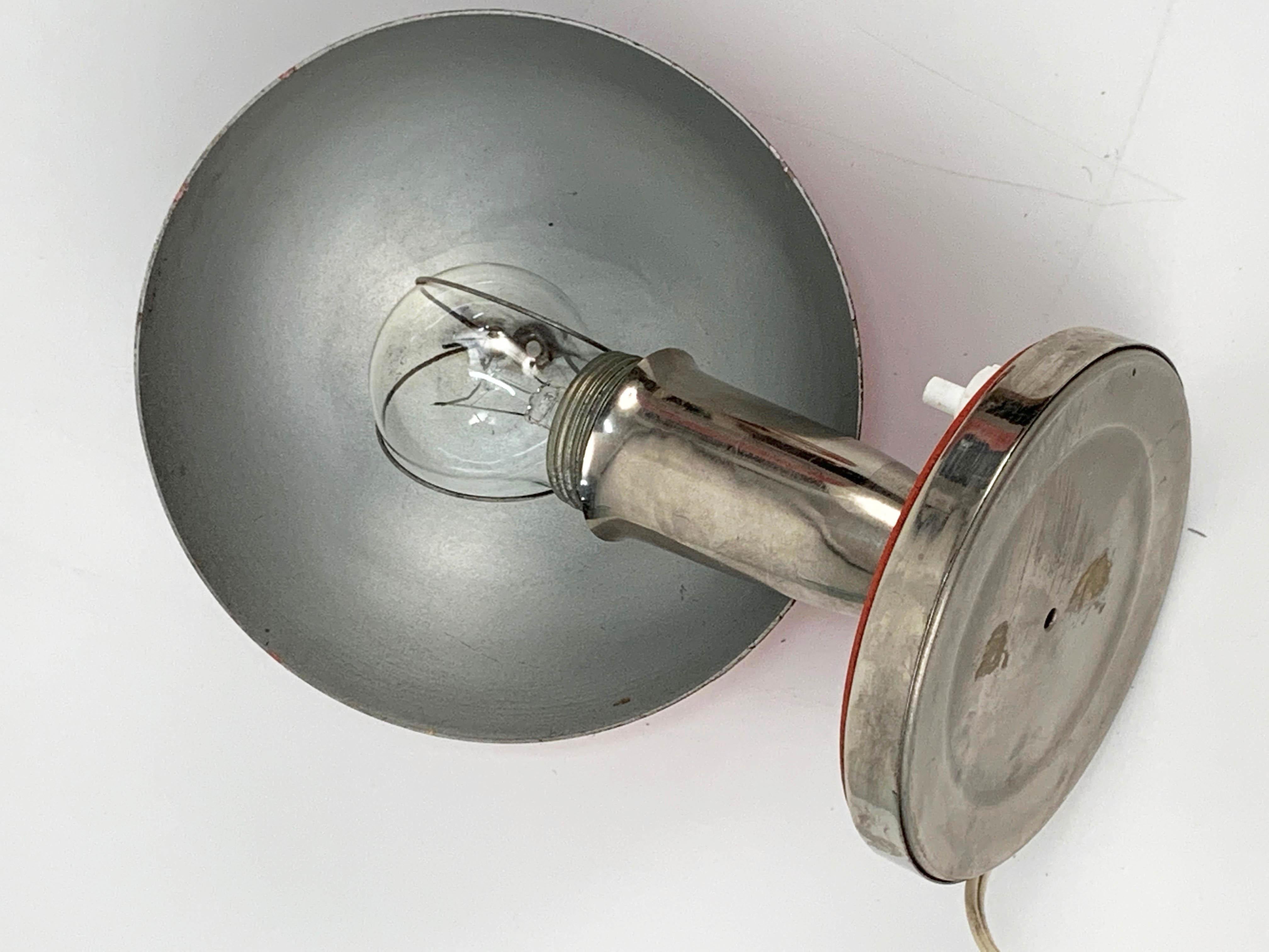 Paar tschechische Bauhaus-Tischlampen aus rotem Metall und Aluminium:: 1930er Jahre im Angebot 10