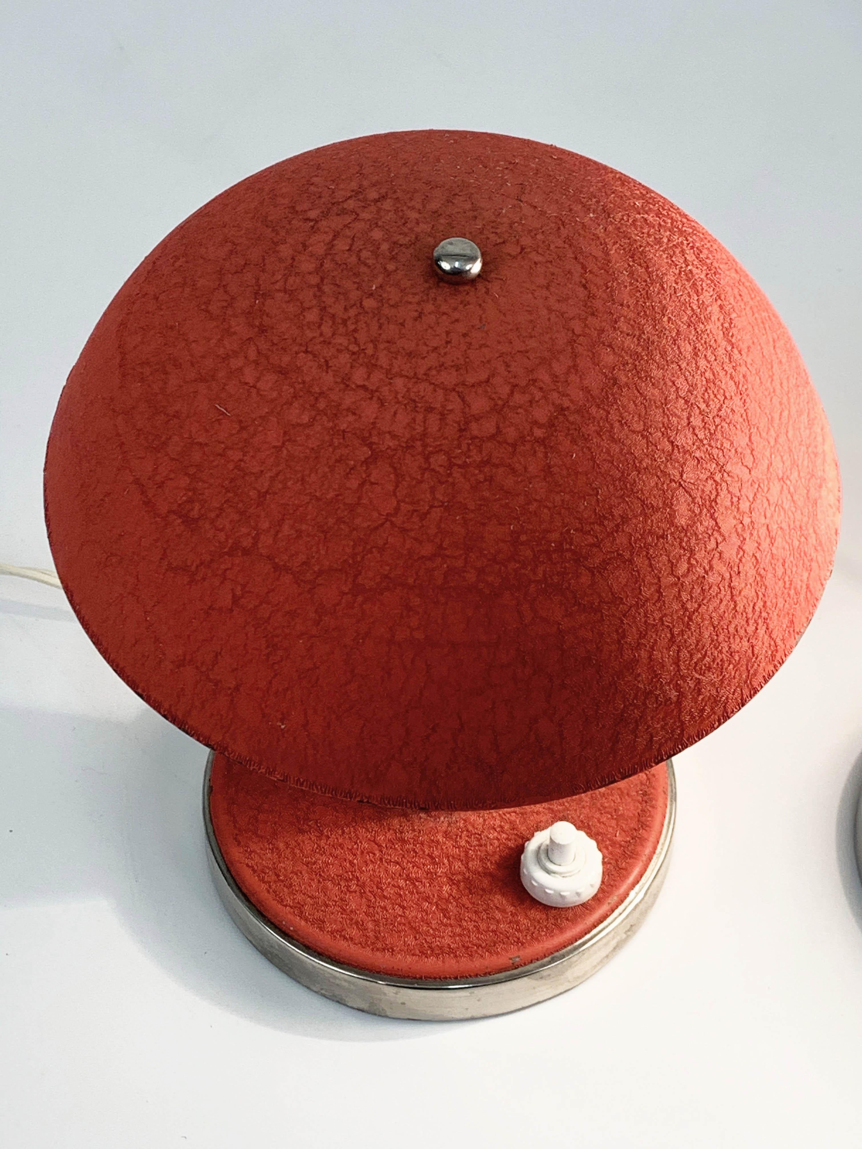 Paire de lampes de table Bauhaus en métal rouge et aluminium tchèque:: années 1930 en vente 10