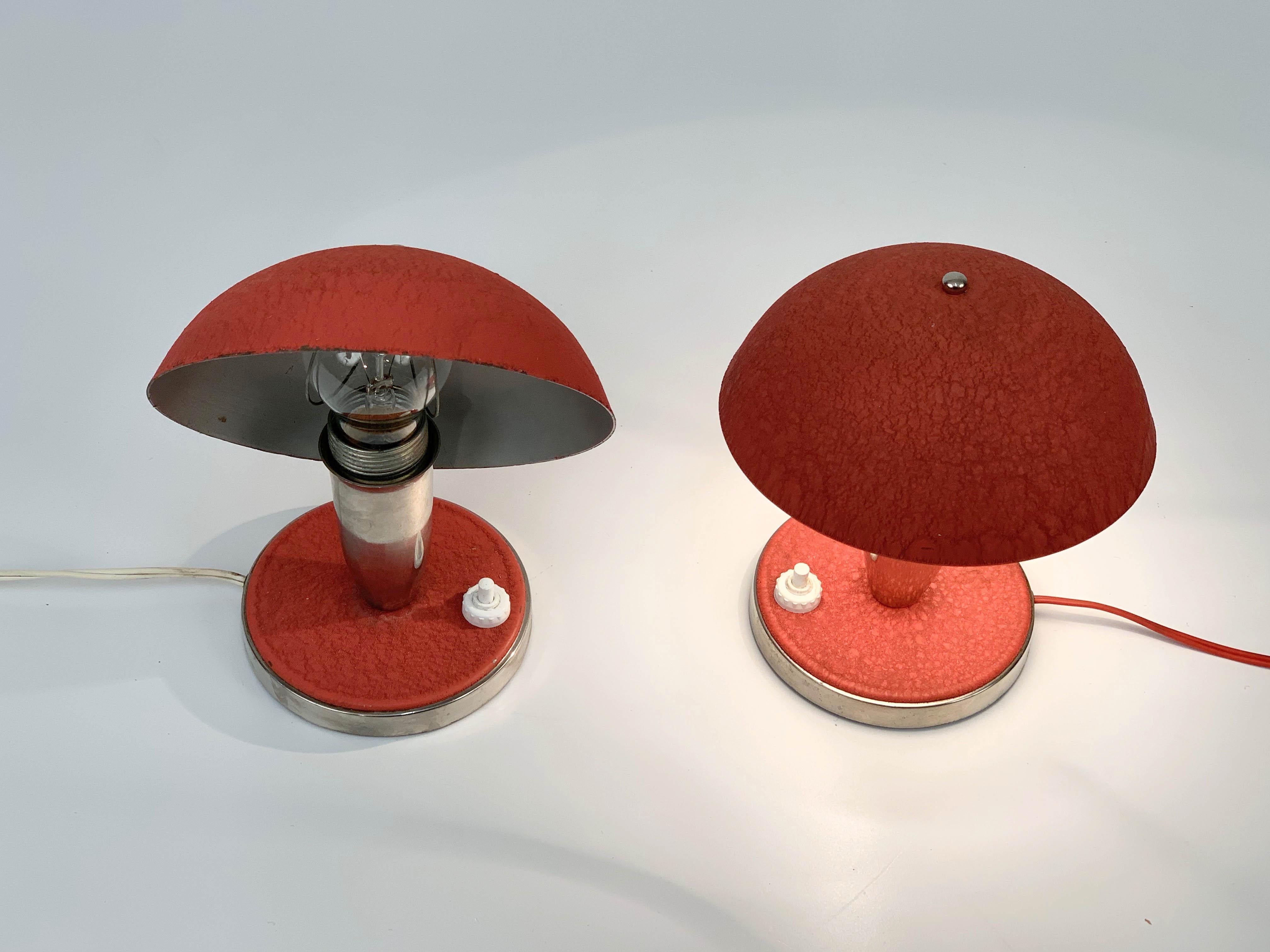 Pair of Bauhaus Red Metal and Aluminium Czech Table Lamps, 1930s In Good Condition For Sale In Roma, IT