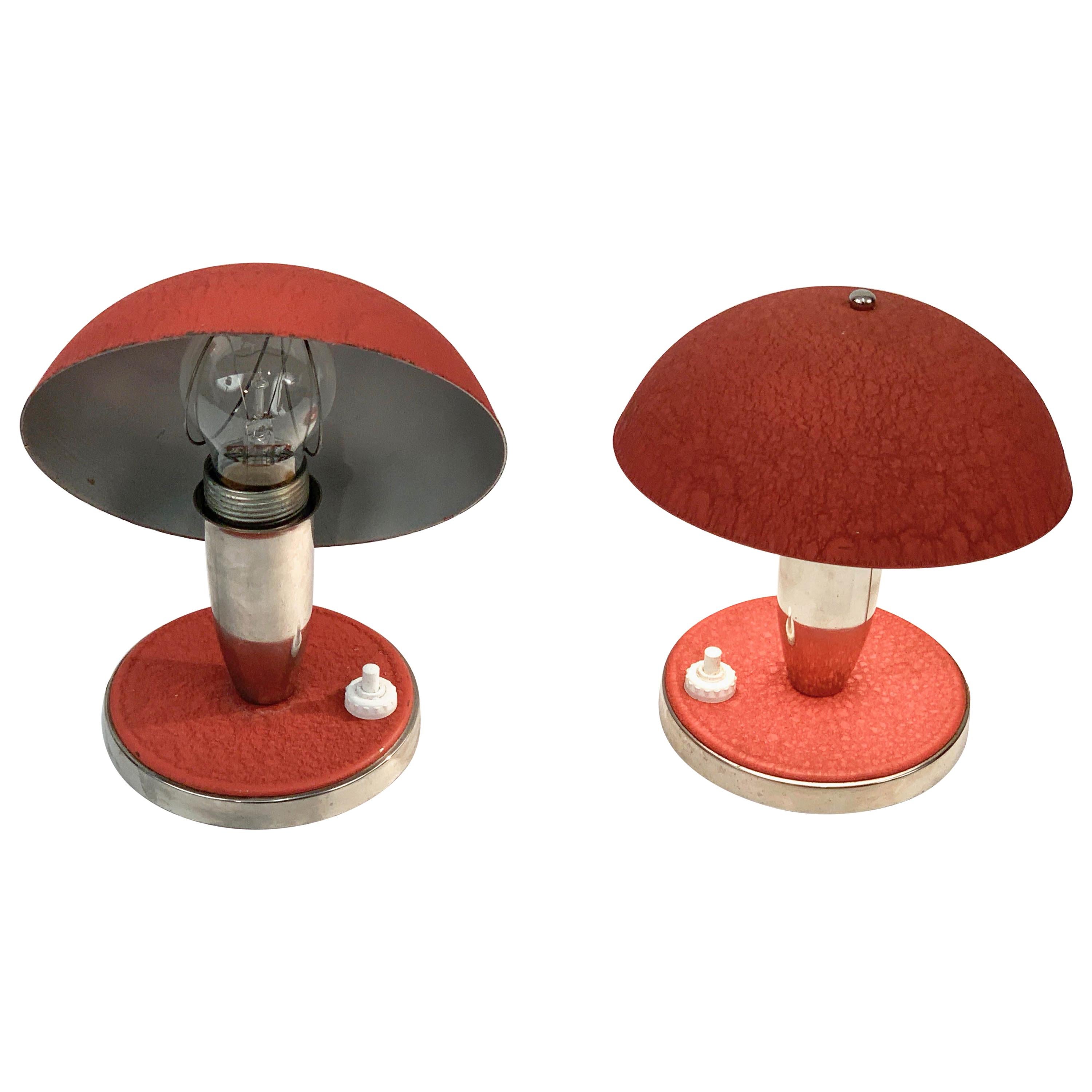 Paire de lampes de table Bauhaus en métal rouge et aluminium tchèque:: années 1930