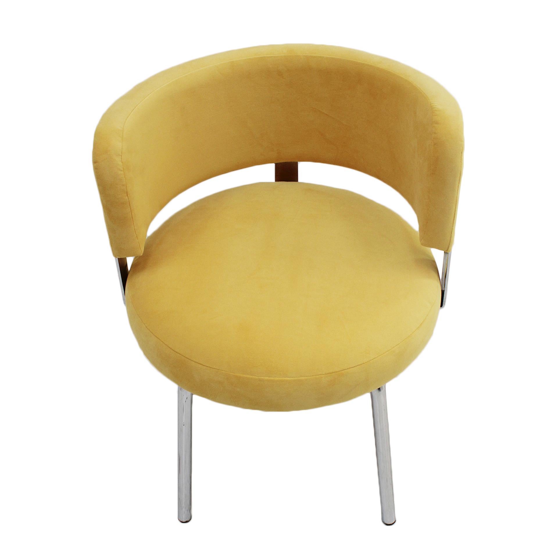Paire de chaises de style Bauhaus pour Pizzi Arredamenti tapissées de coton jaune  en vente 1