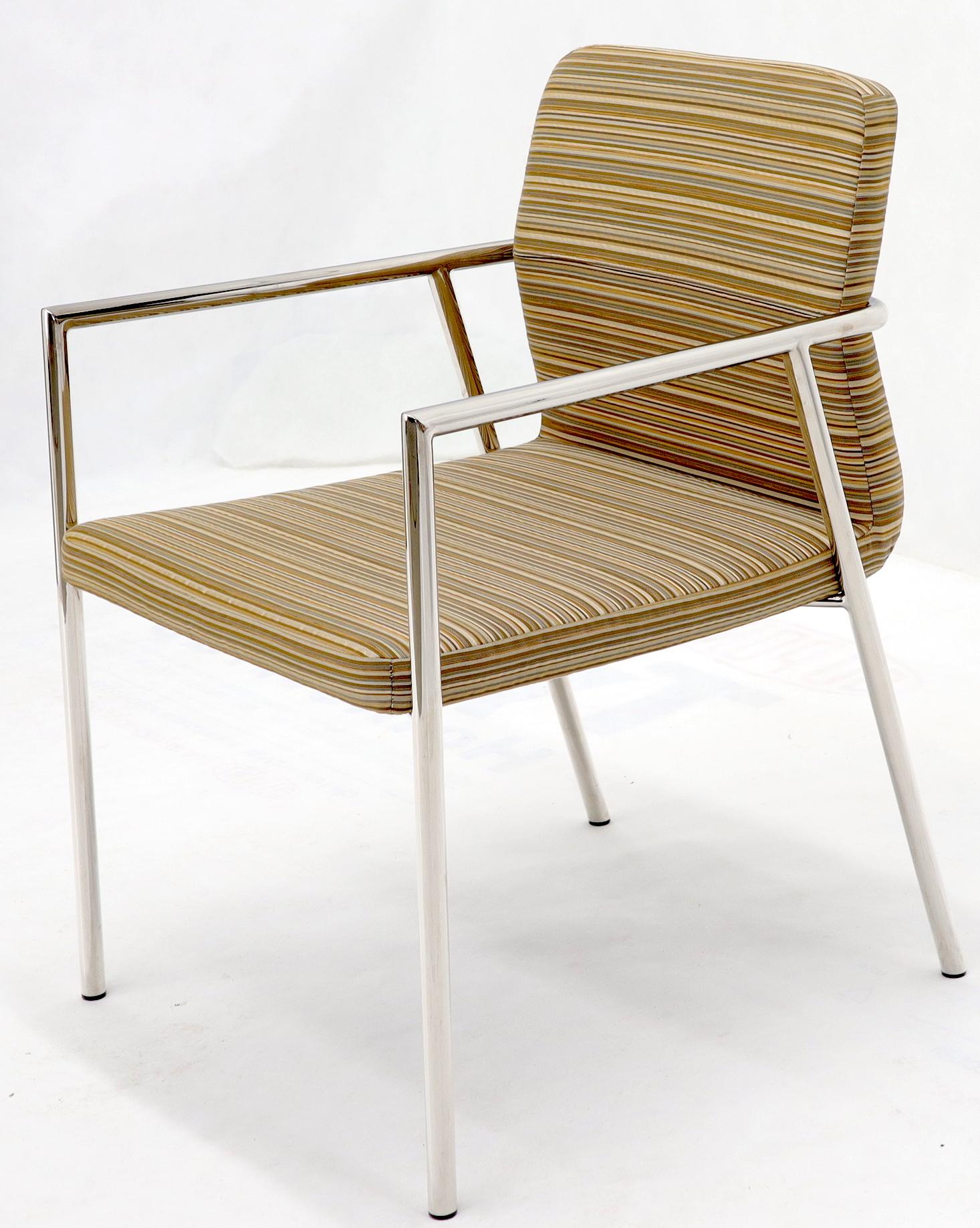 Contemporary Pair of Bauhaus Style Mid-Century Modern Style Chairs by Bernhardt For Sale