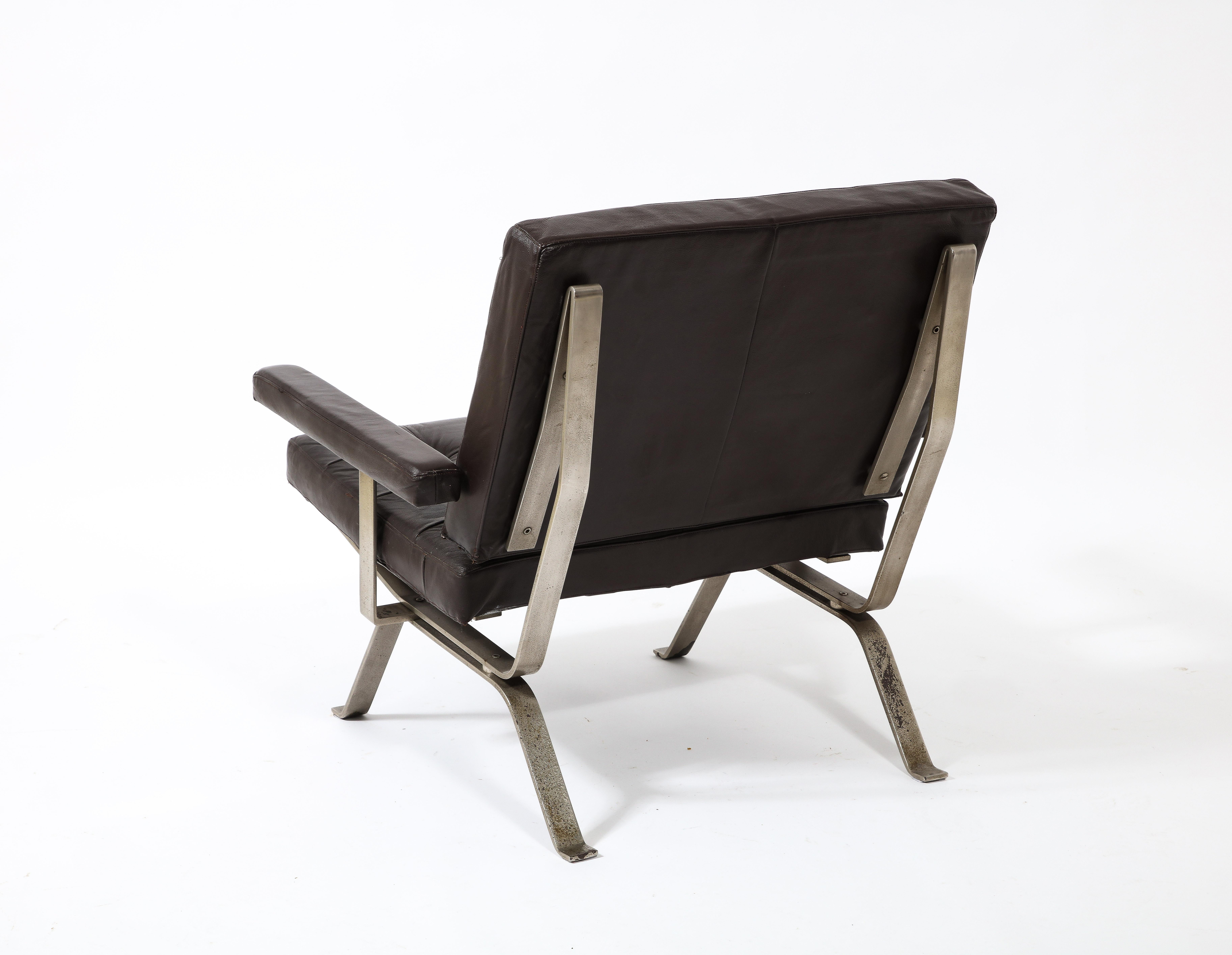 Bauhaus Style Visitor Lounge Chair in Black Leather, Germany 1960's In Good Condition For Sale In New York, NY