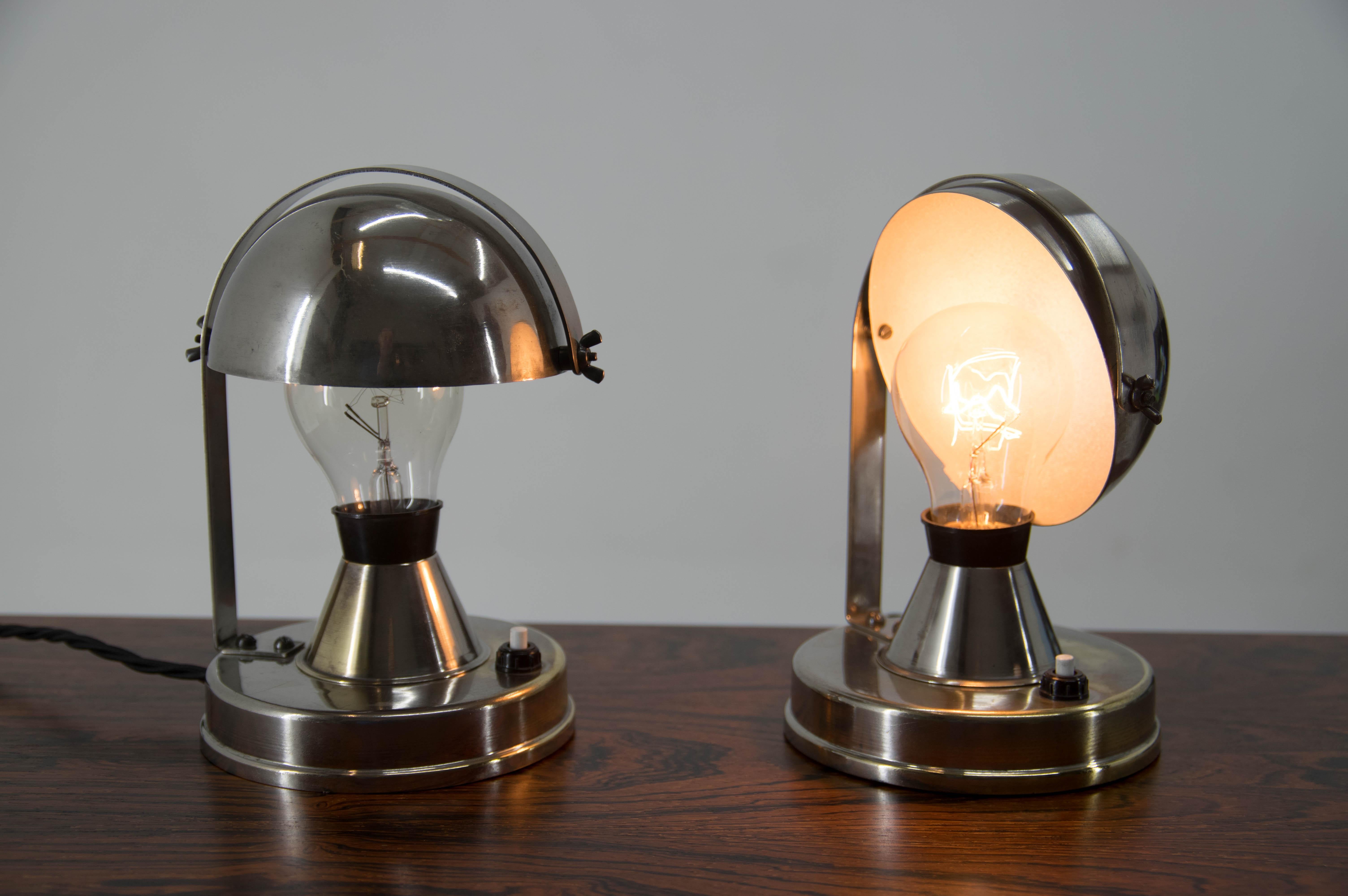 Beautiful rare table lamps with flexible shades. Designed by Franta Anyz for IAS.
Restored: original nickel polished, rewired - 1x40W, E25-E27 bulb
US plug adapter included.