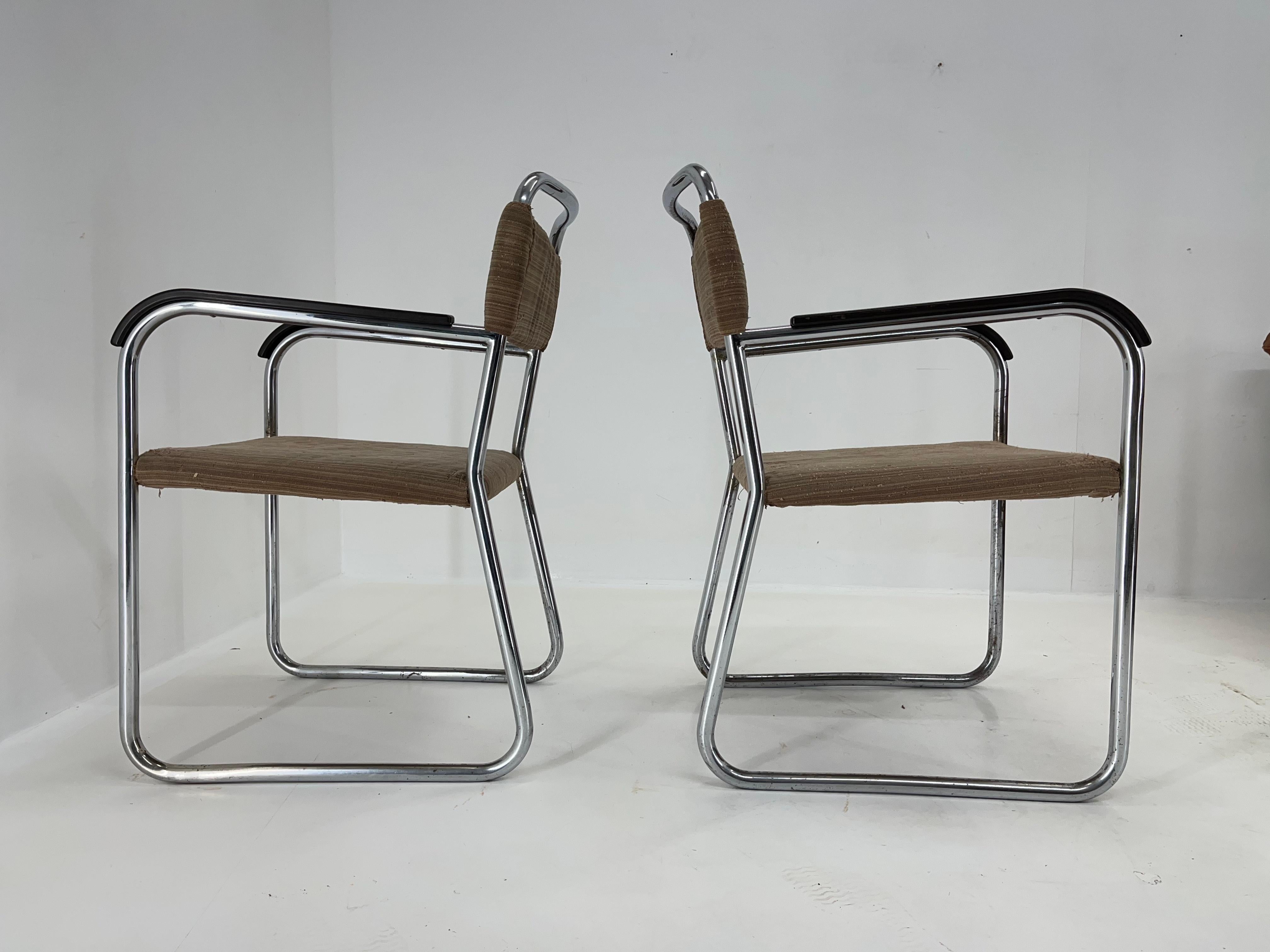 Mid-20th Century Pair of Bauhaus Tubular Steel Chrome Armchairs, 1930s For Sale