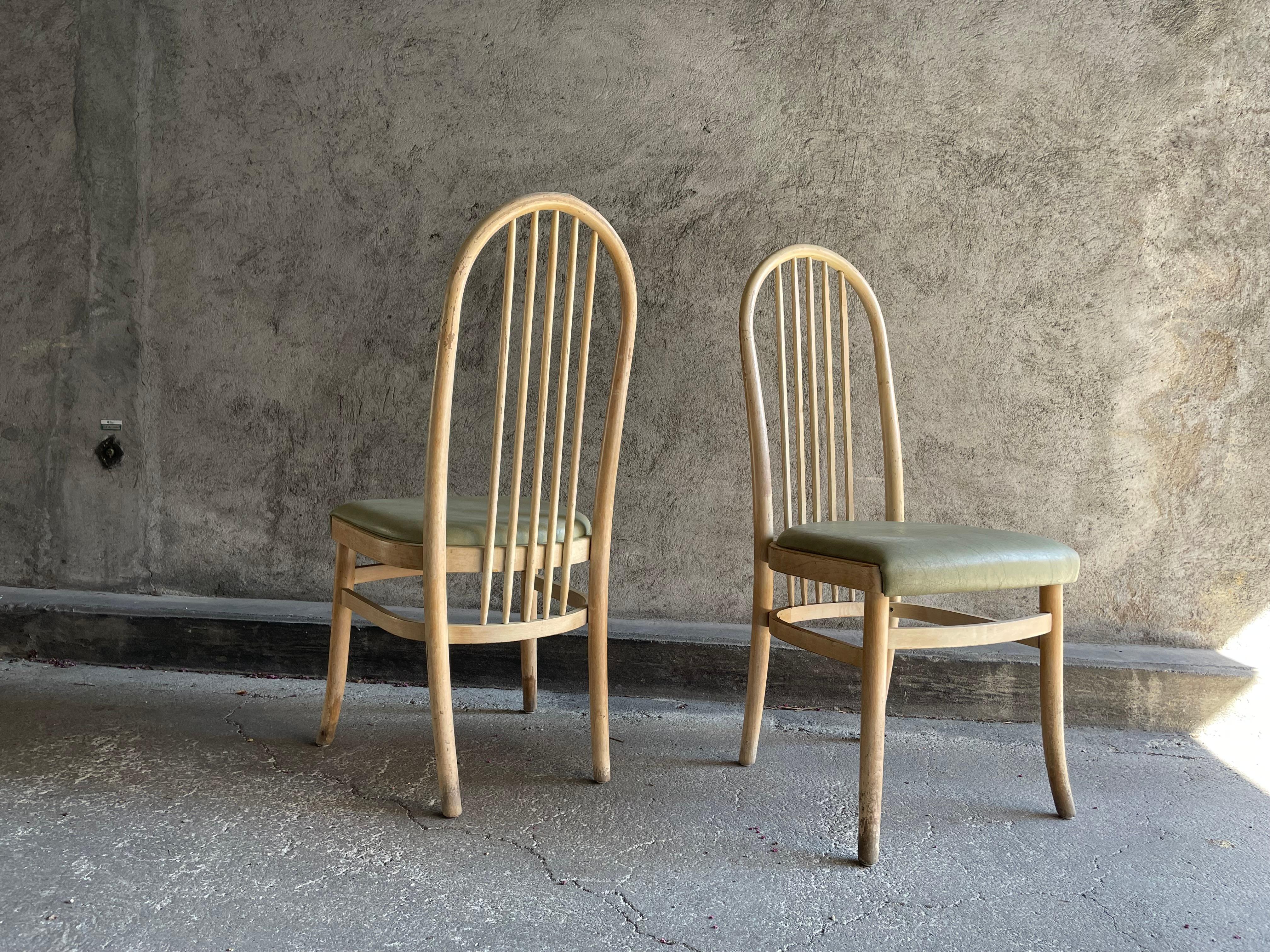 XX secolo Coppia di sedie da bistrot Baumann, Francia in vendita