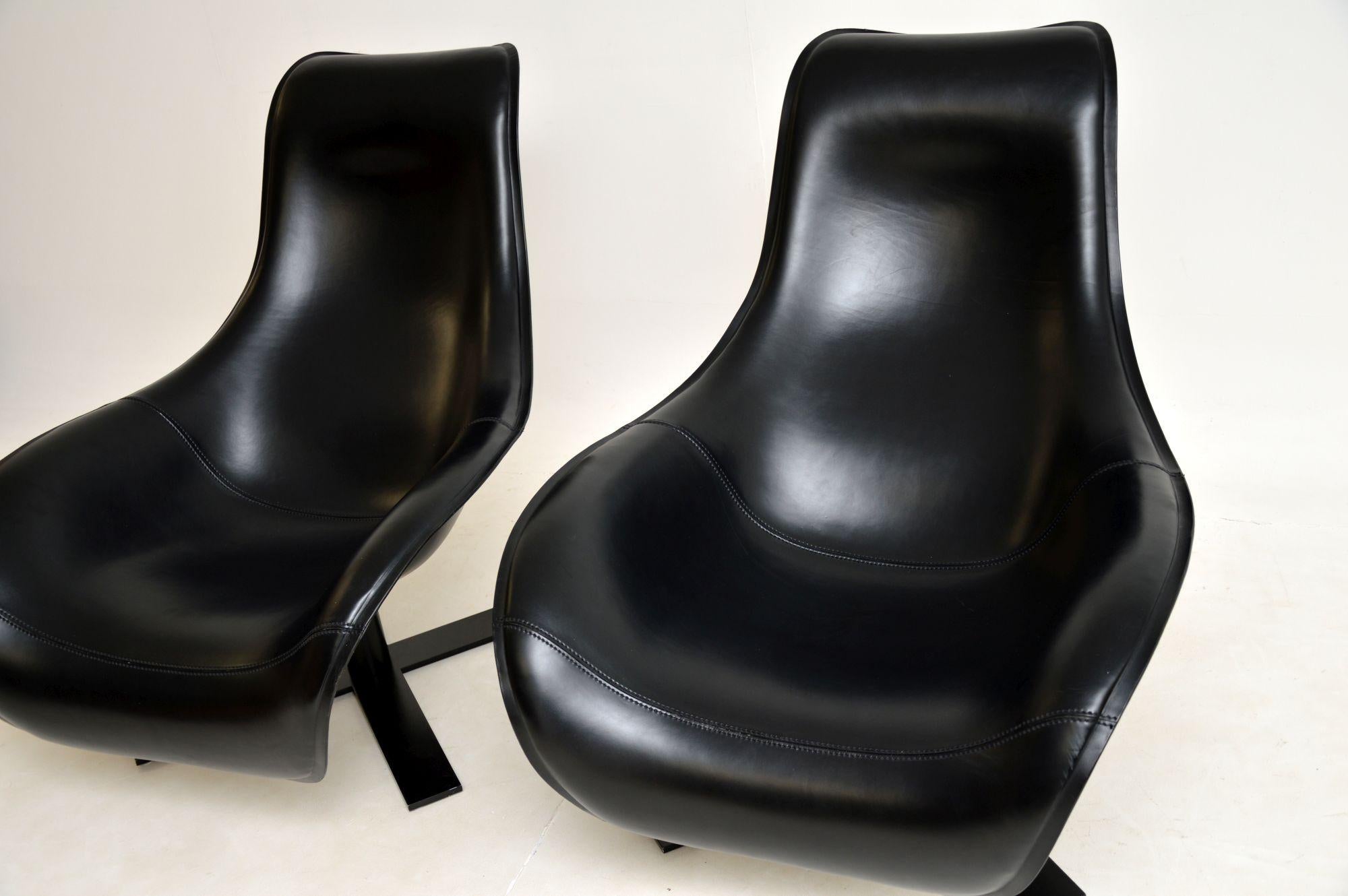 Pair of B&B Italia Leather Swivel 'Mart' Armchairs by Antonio Citterio In Good Condition In London, GB