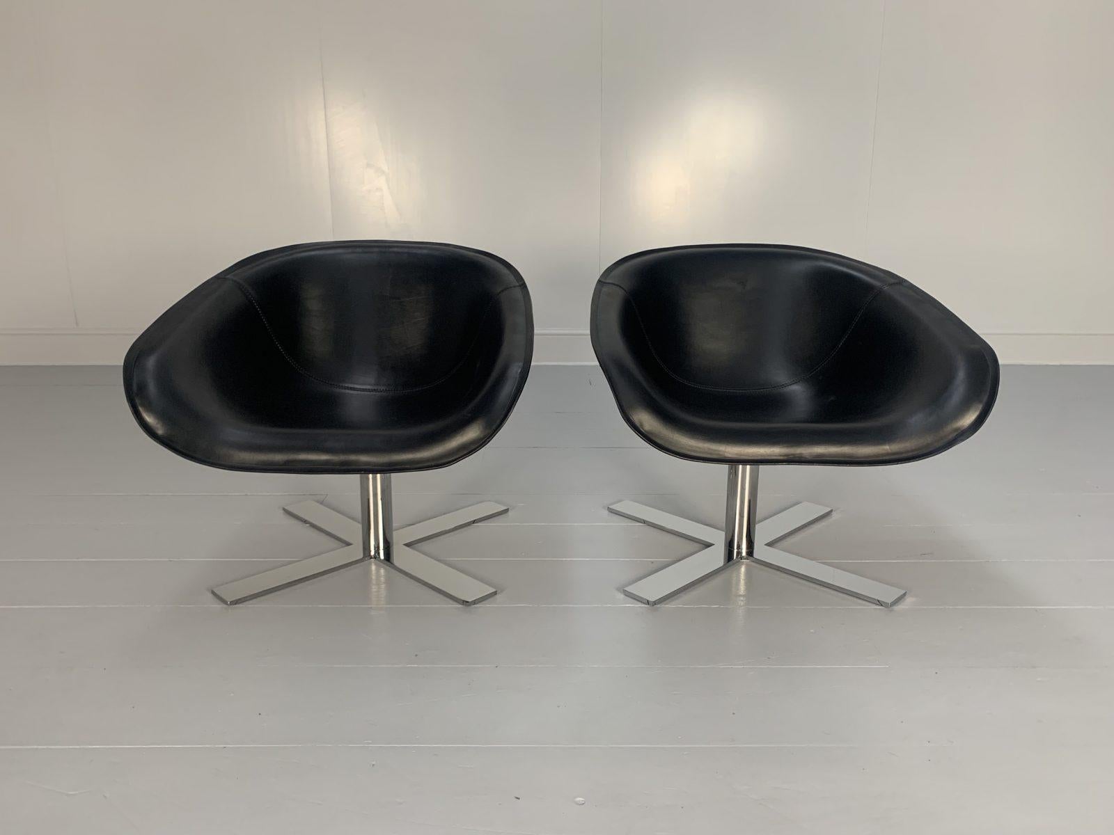 Pair of B&B Italia “Mart” Swivel Armchairs in Black “Pelle” Leather and Metal In Good Condition For Sale In Barrowford, GB
