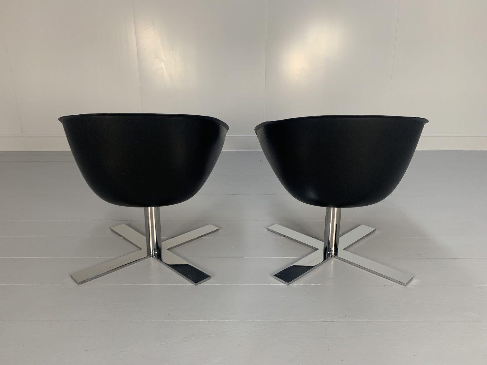 Contemporary Pair of B&B Italia “Mart” Swivel Armchairs in Black “Pelle” Leather and Metal