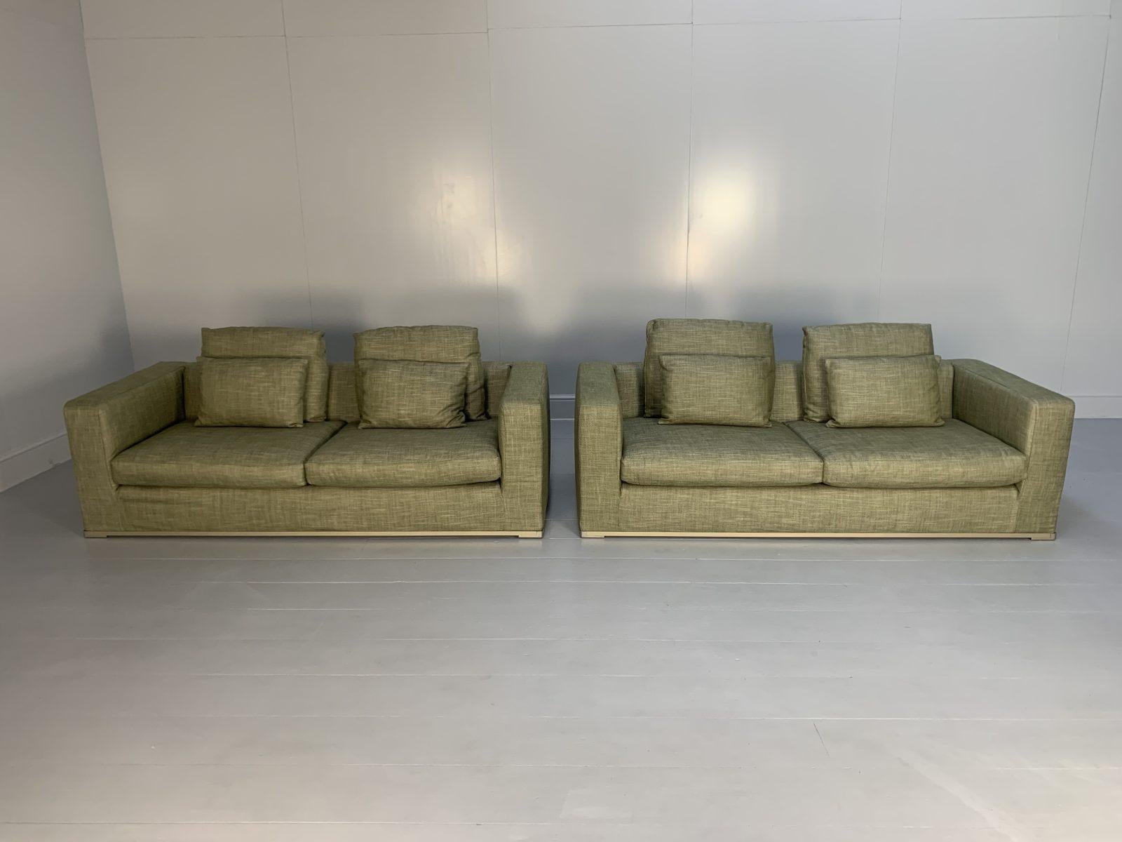 Pair of B&B Italia “Omnia” Sofas, 2.5-Seat, in Pale Green Linen For Sale 5