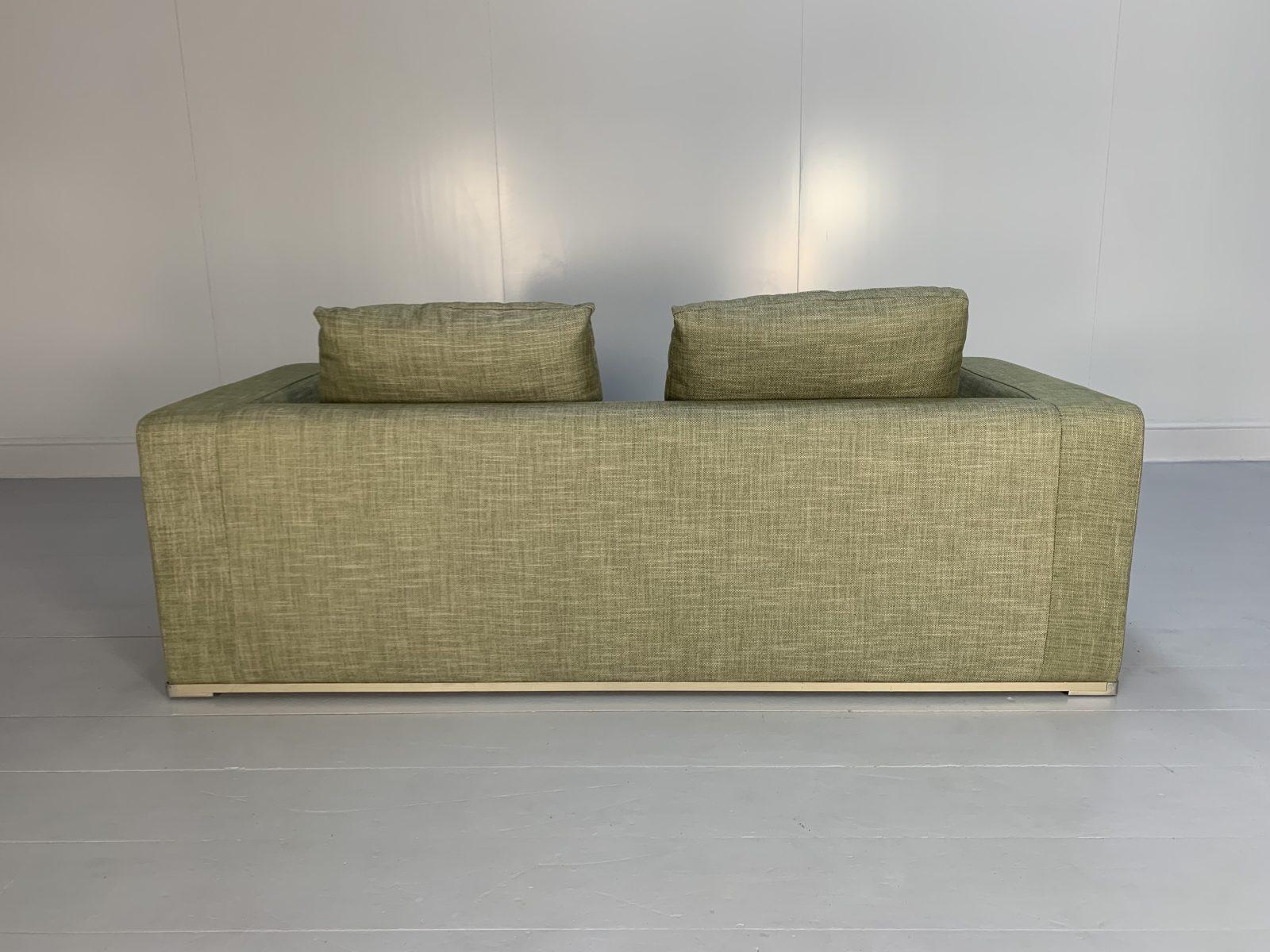 Contemporary Pair of B&B Italia “Omnia” Sofas, 2.5-Seat, in Pale Green Linen For Sale