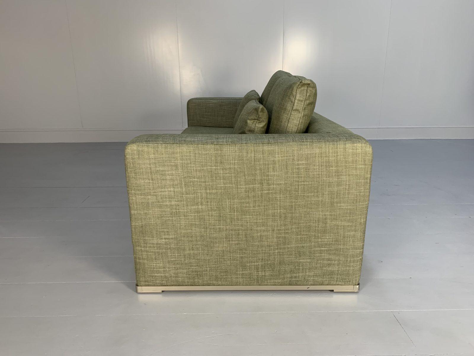 Pair of B&B Italia “Omnia” Sofas, 2.5-Seat, in Pale Green Linen For Sale 1