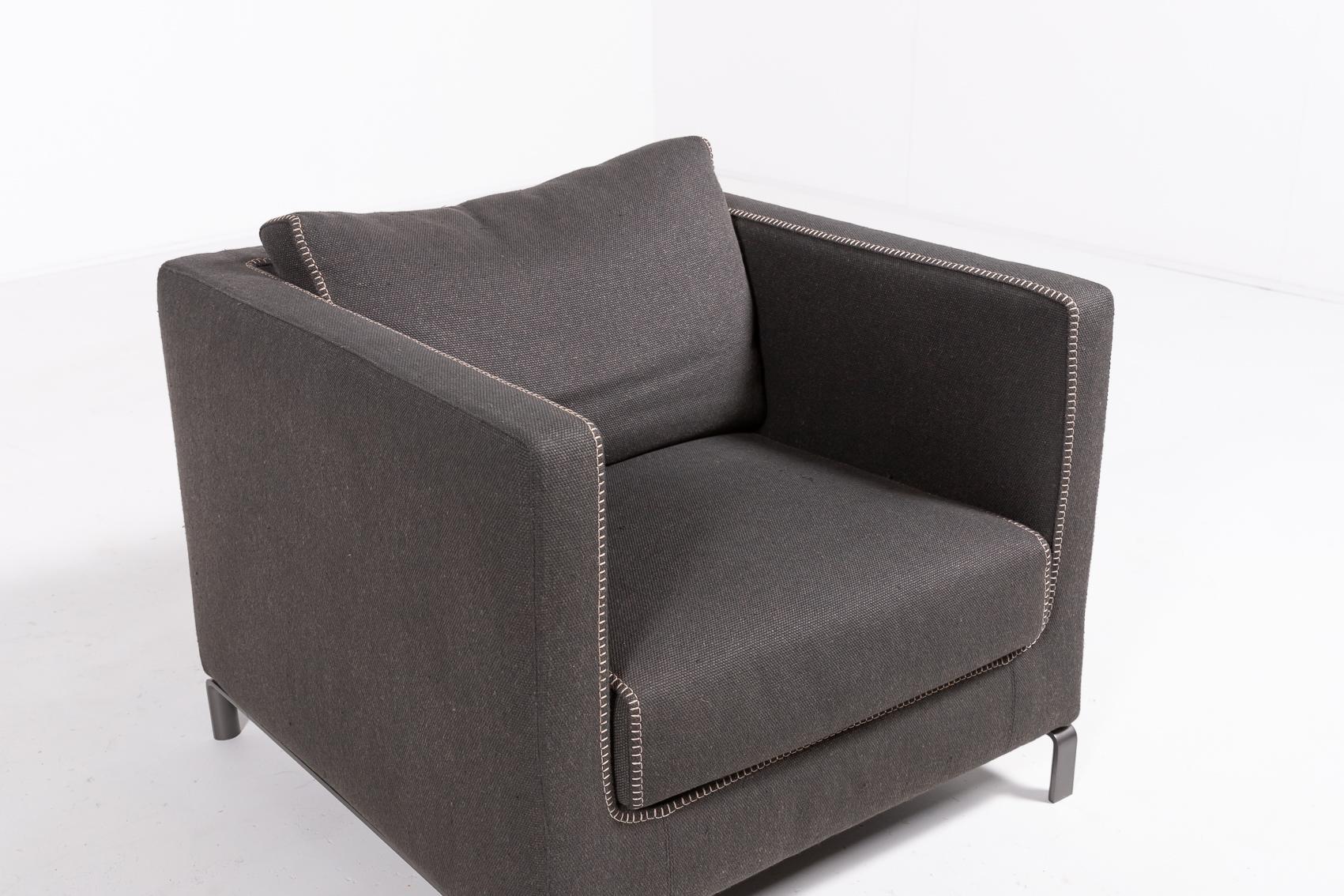 Pair of B&B Italia ‘Ray’ armchairs designed by Antonio Citterio For Sale 2
