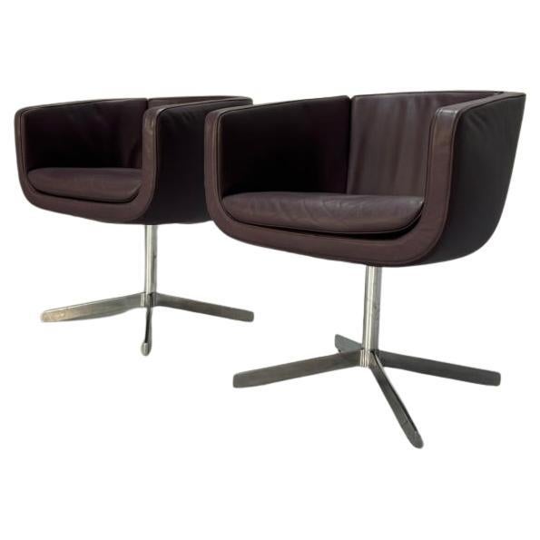 Paire de fauteuils "Tulip Sixty" de B&B Italia - en cuir "Gamma" violet aubergine