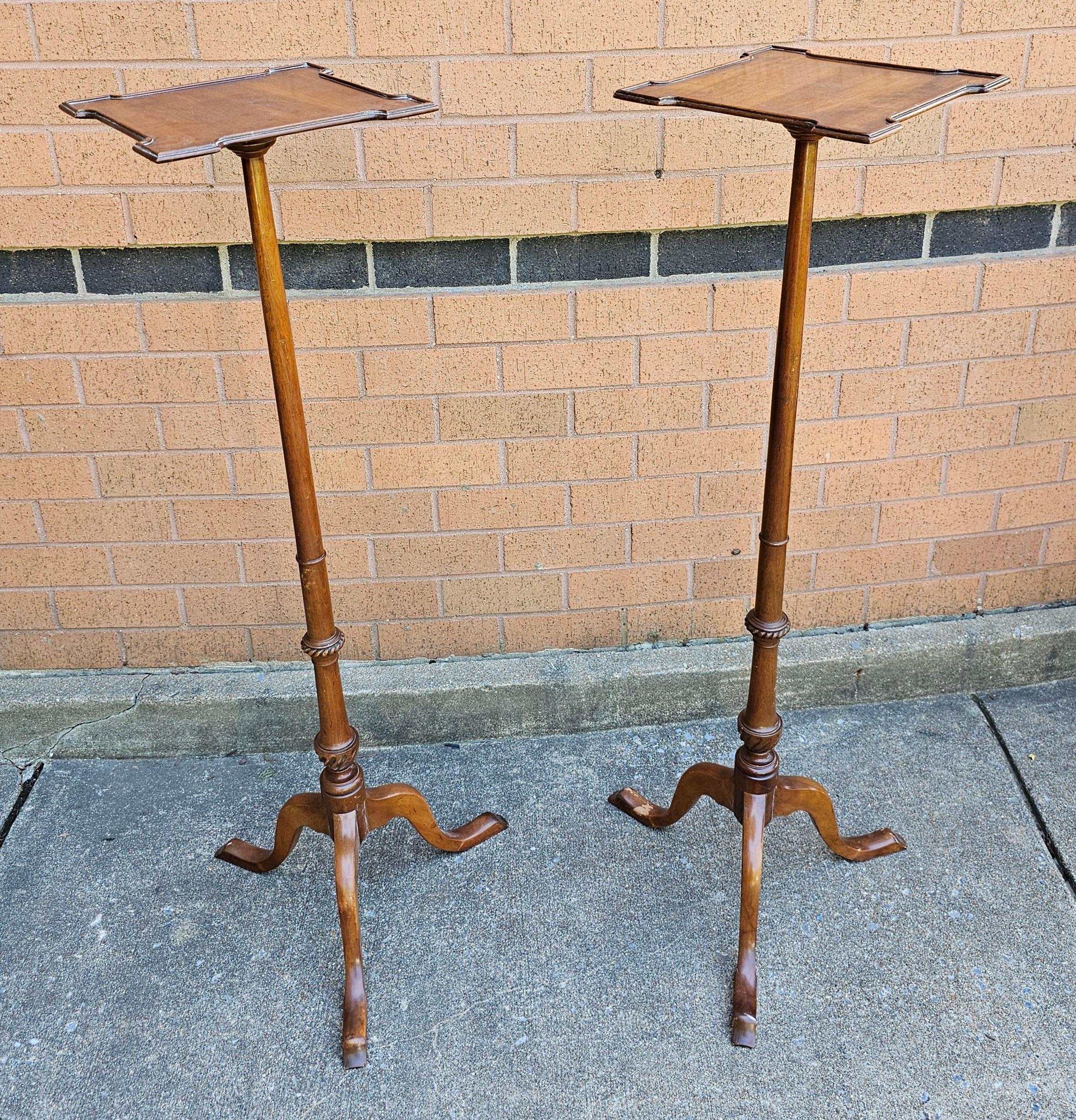 Mid-Century Modern Pair of Beacon Hill Collection Mahogany  Pedestal PlantStands For Sale