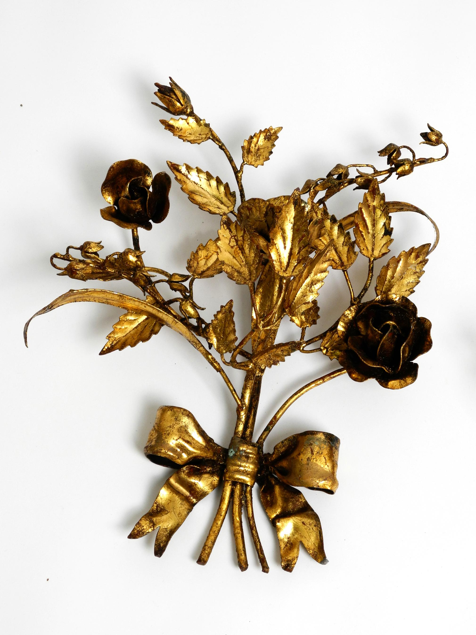 Pair of beautiful 1950's gilded metal Florentine candle holders wall decoration For Sale 8