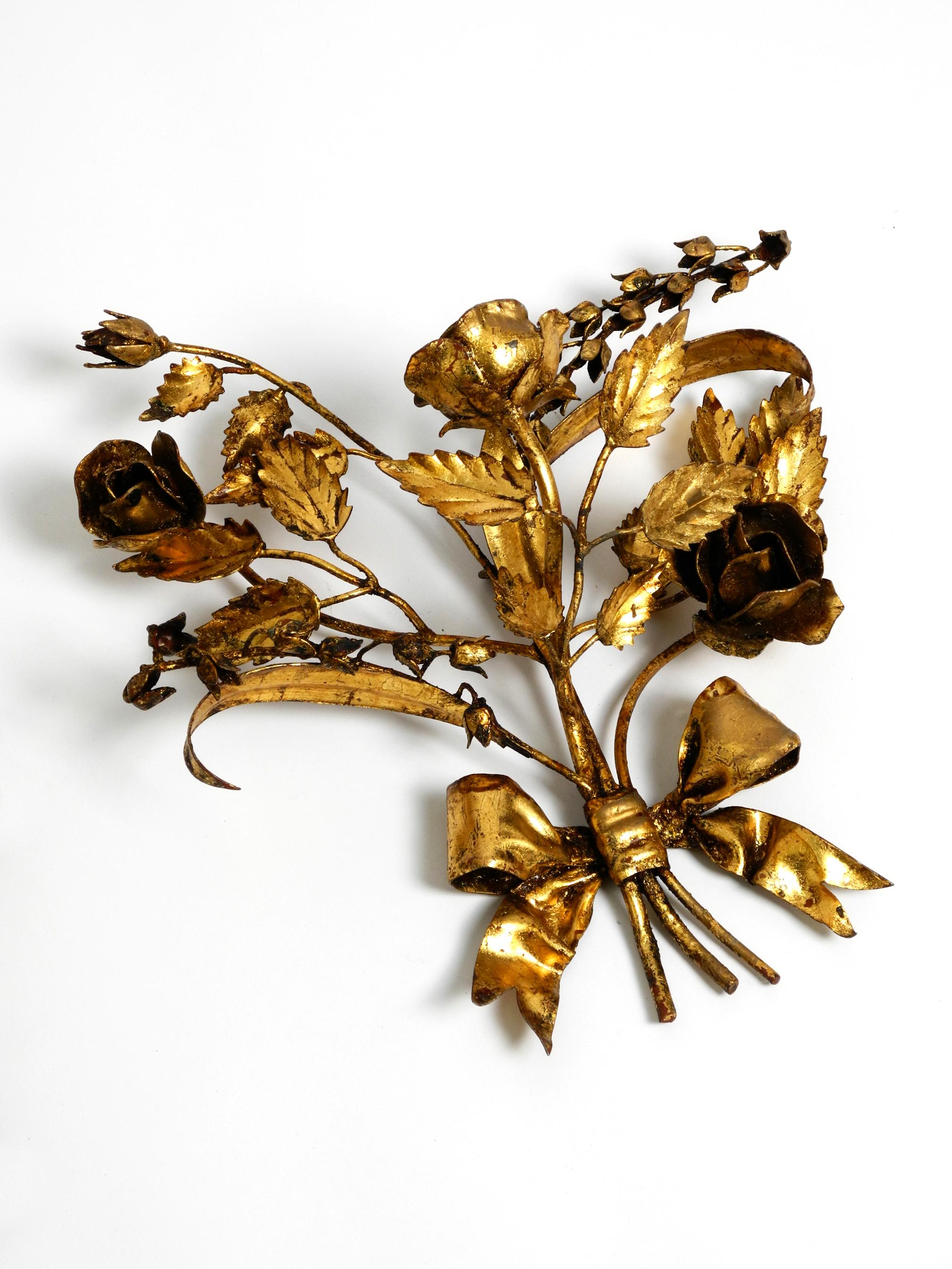 Pair of beautiful 1950's gilded metal Florentine candle holders wall decoration For Sale 9