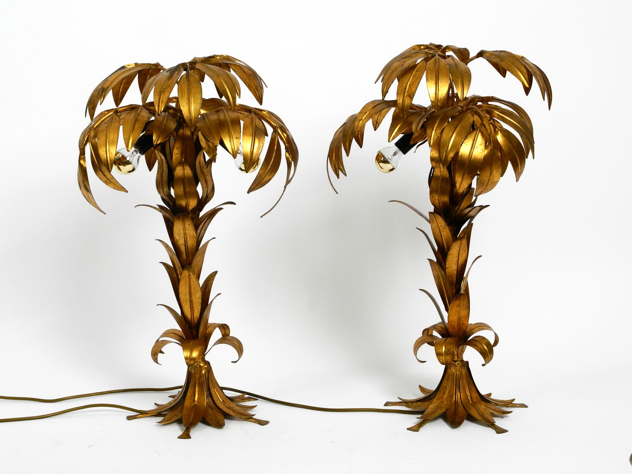 Hollywood Regency Pair of Beautiful 1970s Gold-Plated Metal Palm Table Lamps by Hans Kögl For Sale