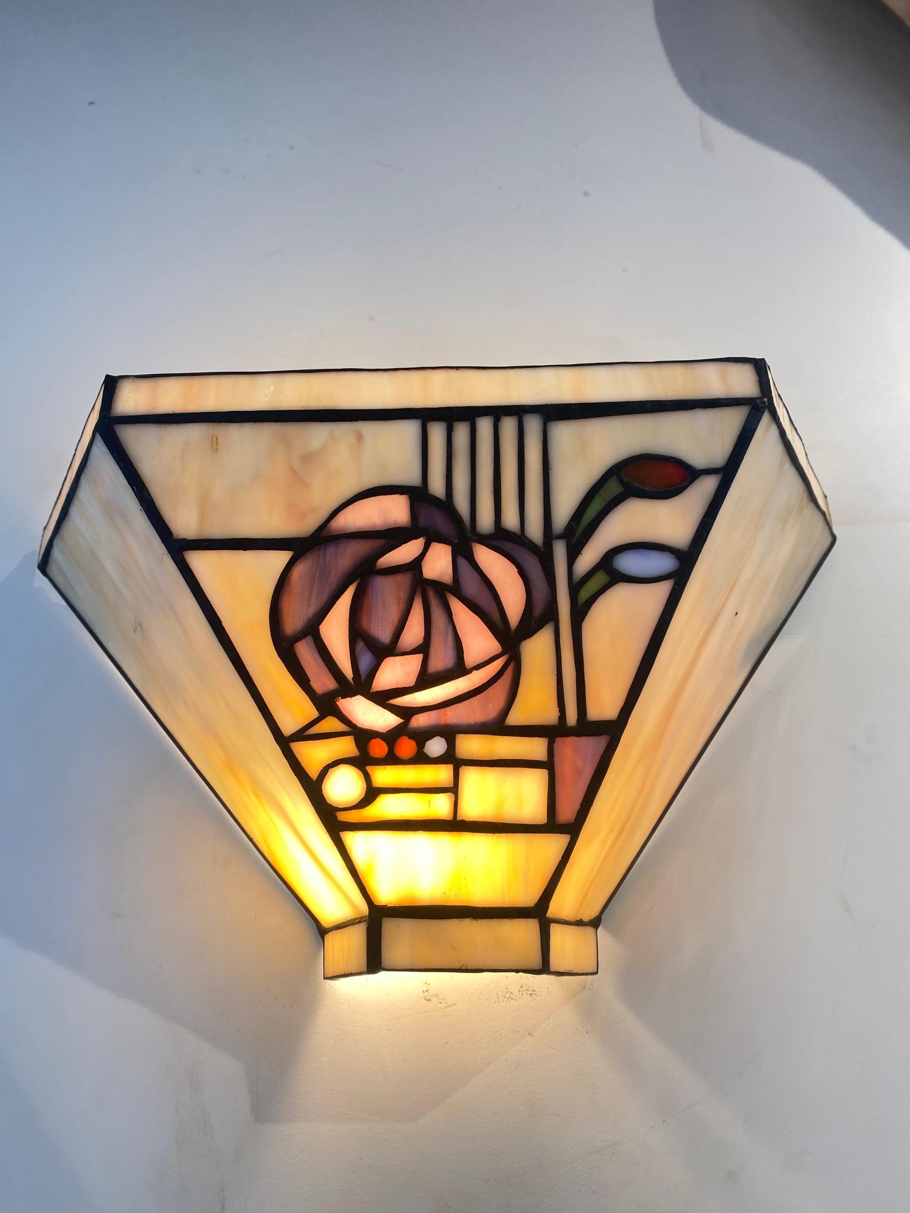 Pareja de preciosos apliques de estilo Art Decó Hecho a mano en venta