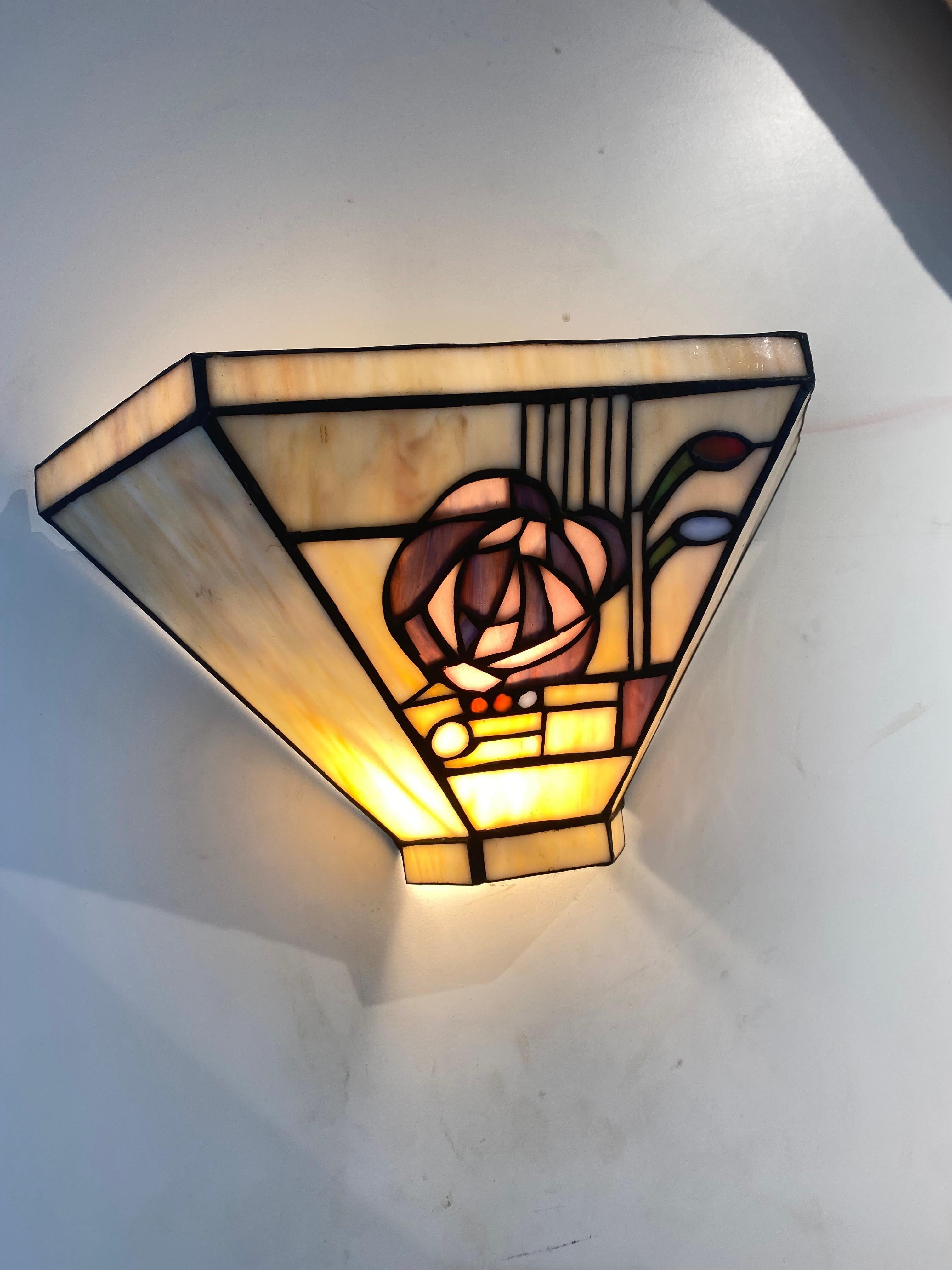 Pareja de preciosos apliques de estilo Art Decó en Bueno estado para la venta en Beirut, LB