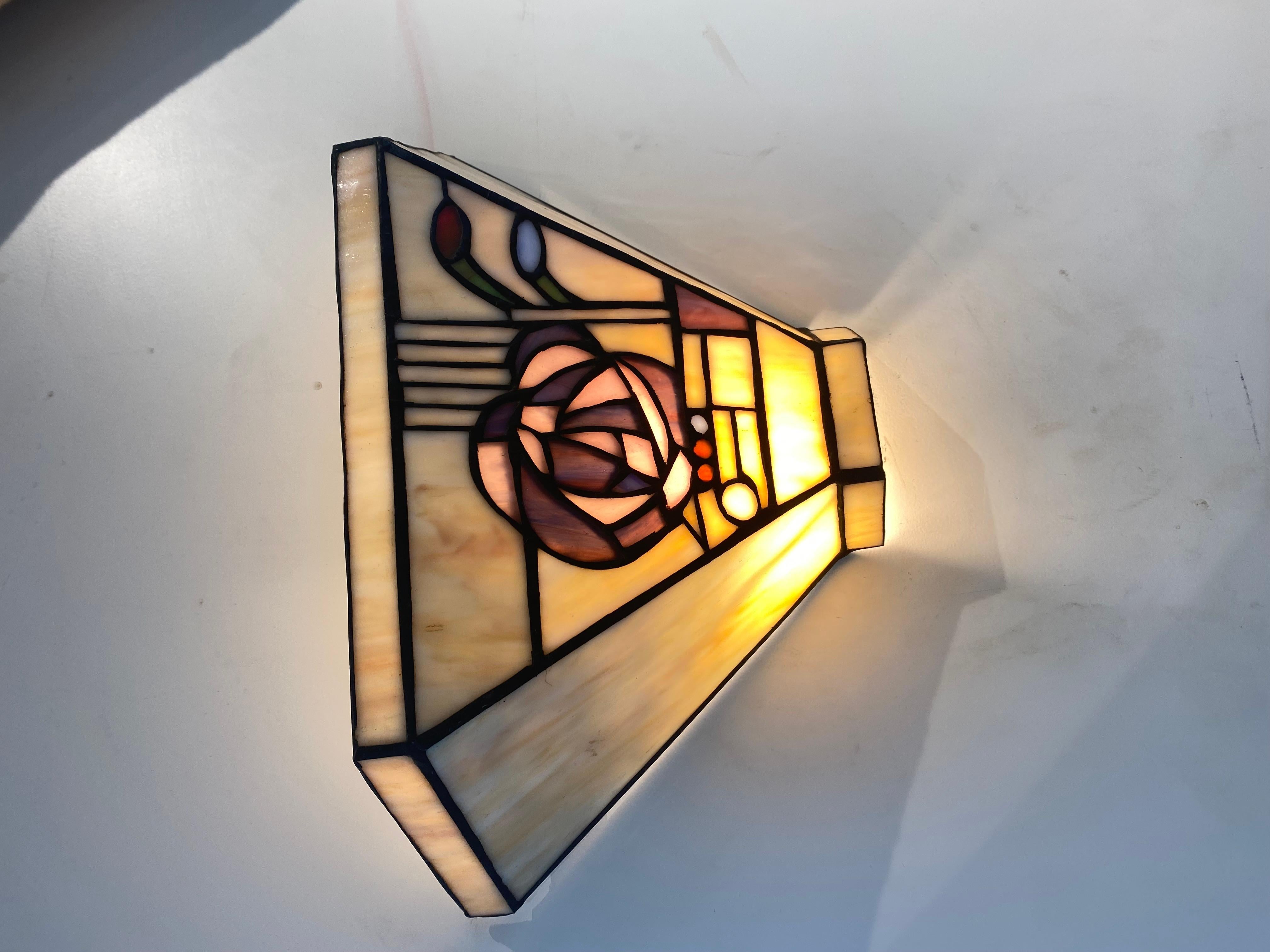 Pair of Beautiful Art Deco Style Wall Lights  In Good Condition For Sale In Beirut, LB