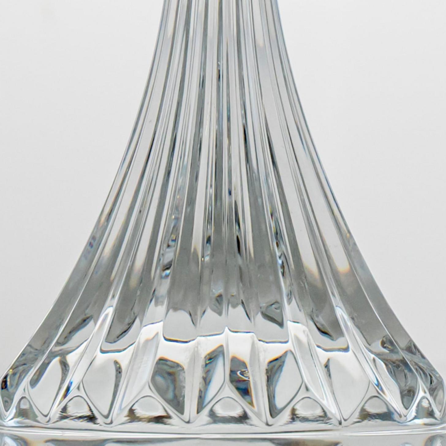 Francese Coppia di splendidi portacandele in cristallo trasparente Baccarat, Francia in vendita