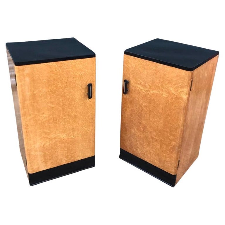 Pair of Beautiful Bird’S-Eye Maple Art Deco Nightstands at 1stDibs