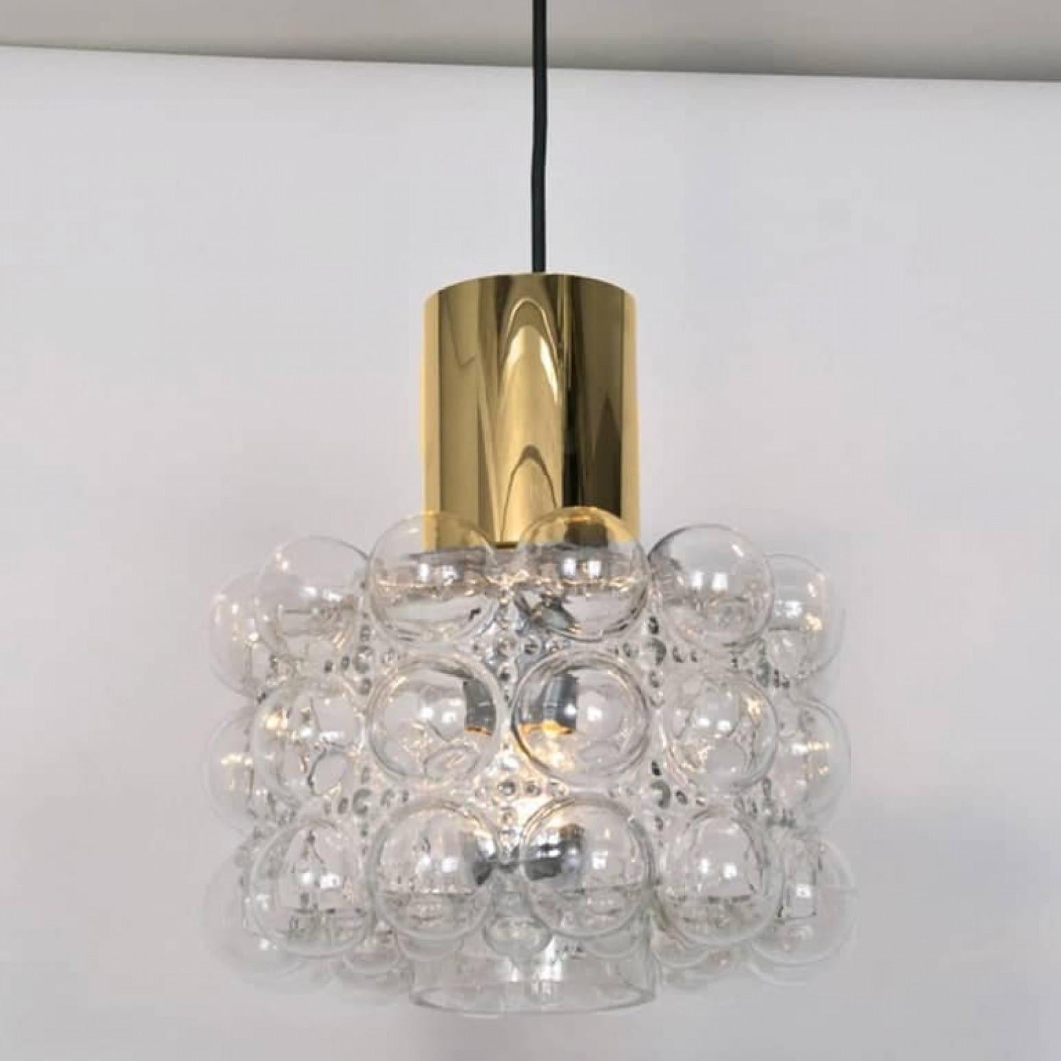 Mid-Century moderno Coppia di bellissime lampade a sospensione in vetro a bolle di Helena Tynell, 1960 in vendita