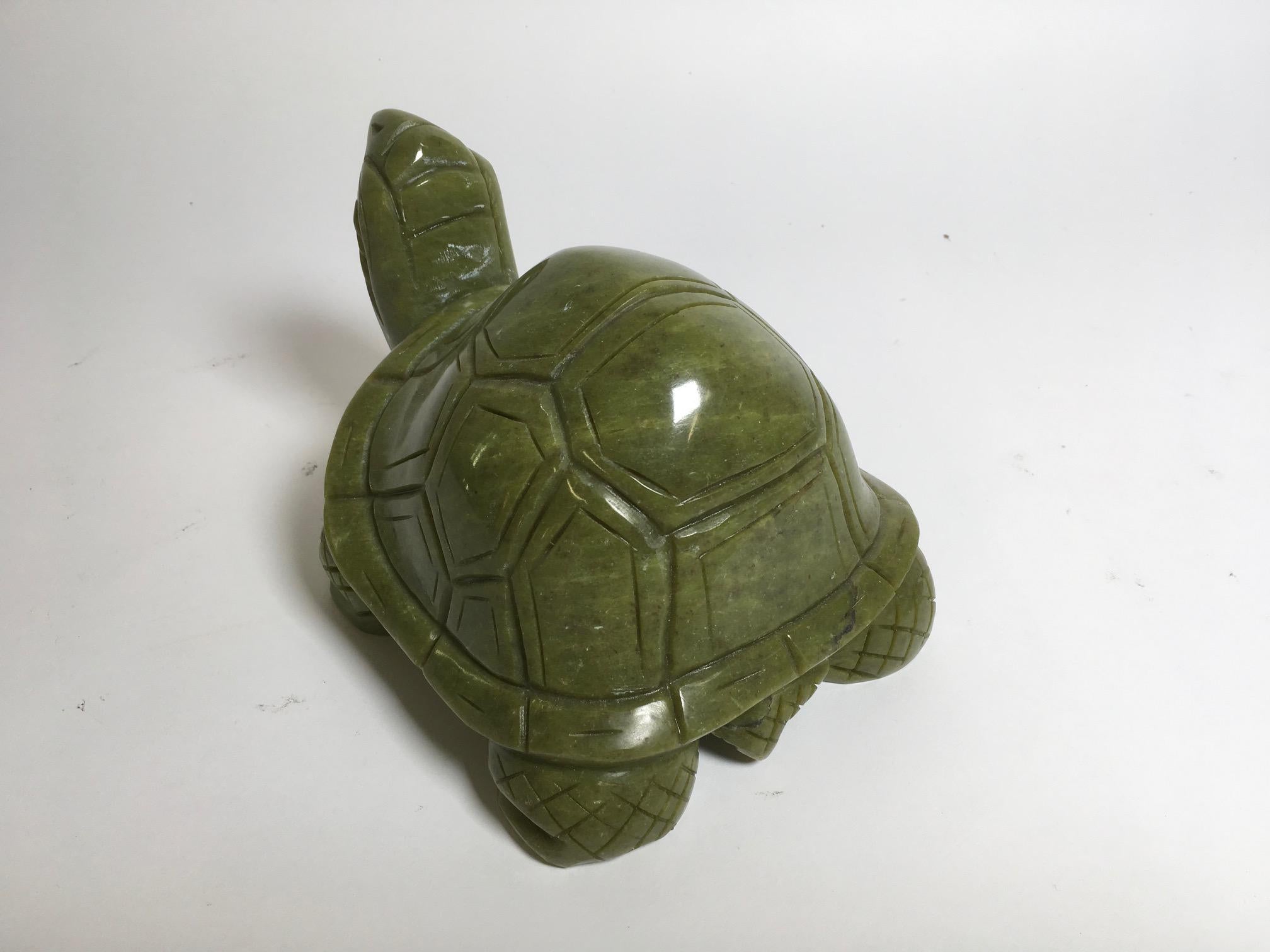 Cinese Coppia di bellissime sculture intagliate in lapis e giada in vendita