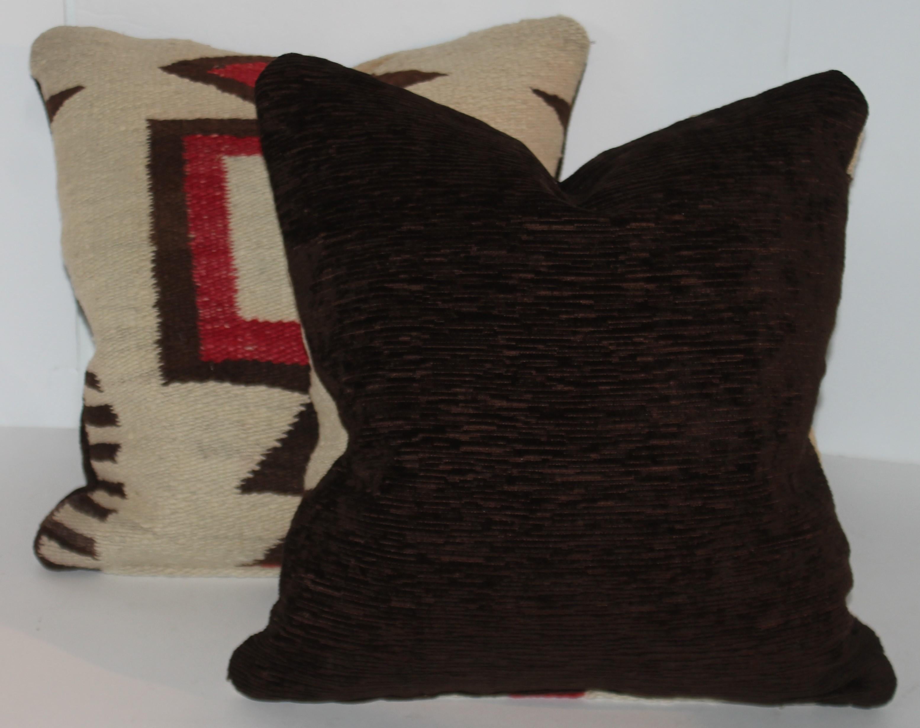 Pair of Beautiful Geometric Navajo Indian Weaving Pillows In Good Condition In Los Angeles, CA