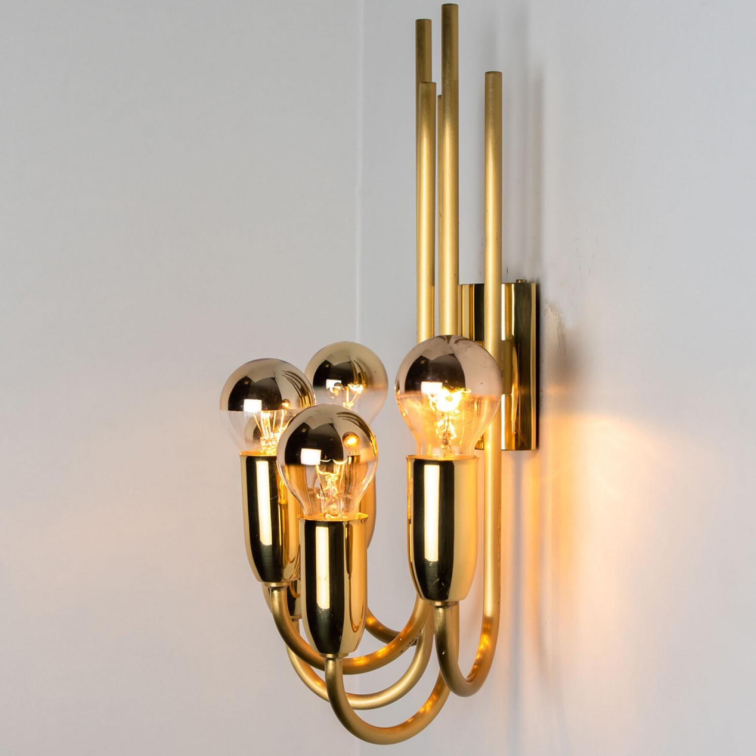 Pair of Beautiful Gold Brass Wall Lights in the Style of Florian Schulz, 1970 For Sale 4