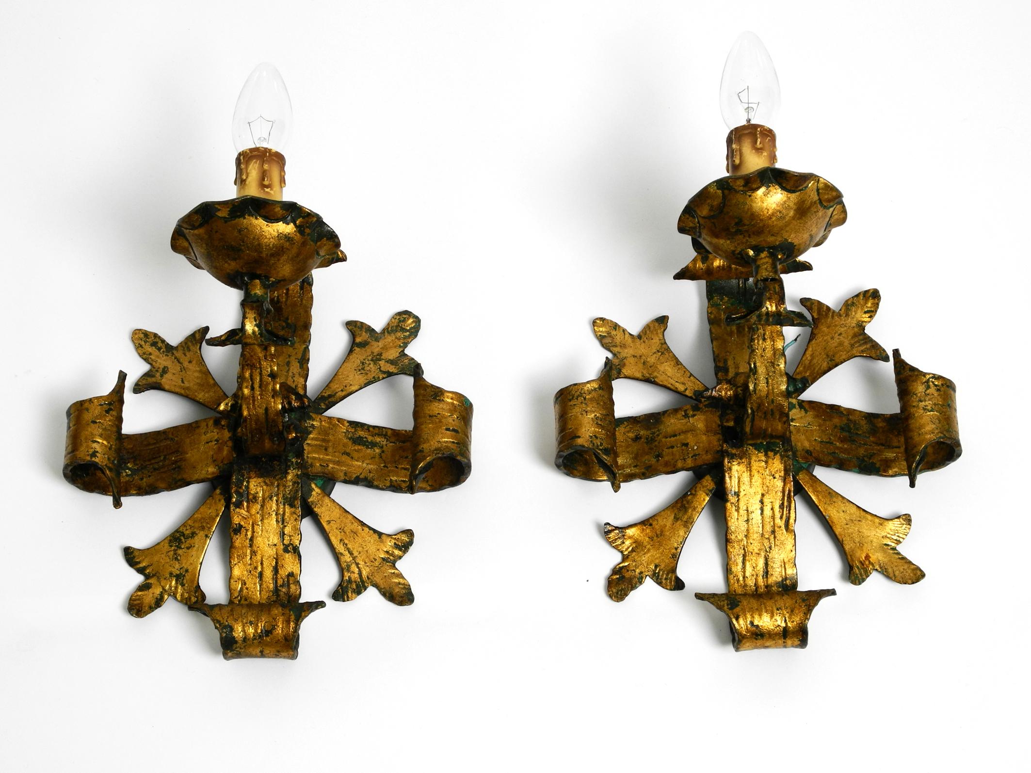 Pair of beautiful heavy 1960s gilded iron wall lamps in Brutalist design For Sale 4