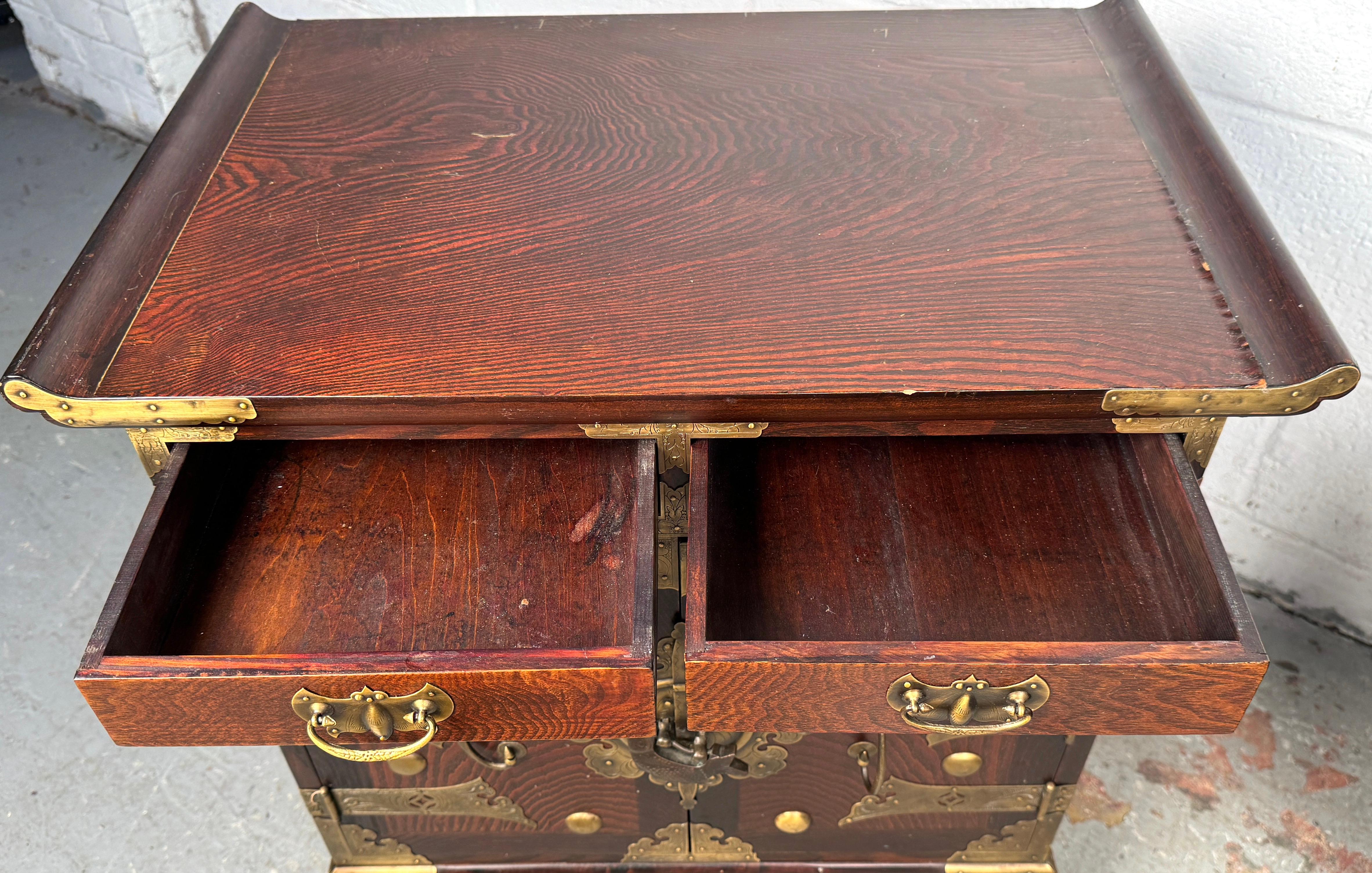 Pair of Beautiful Korean Tansu-style Night Stands For Sale 2