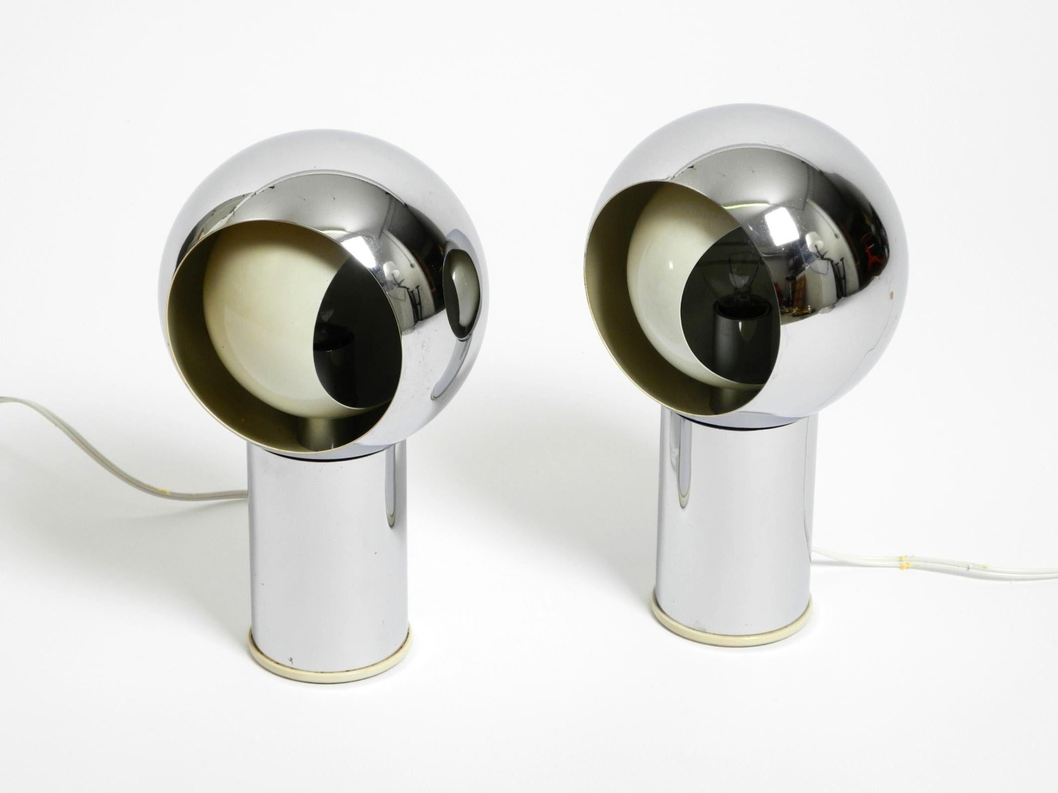 Pair of beautiful large Mid Century Space Age chrome table lamps - Made in Italy im Angebot 10